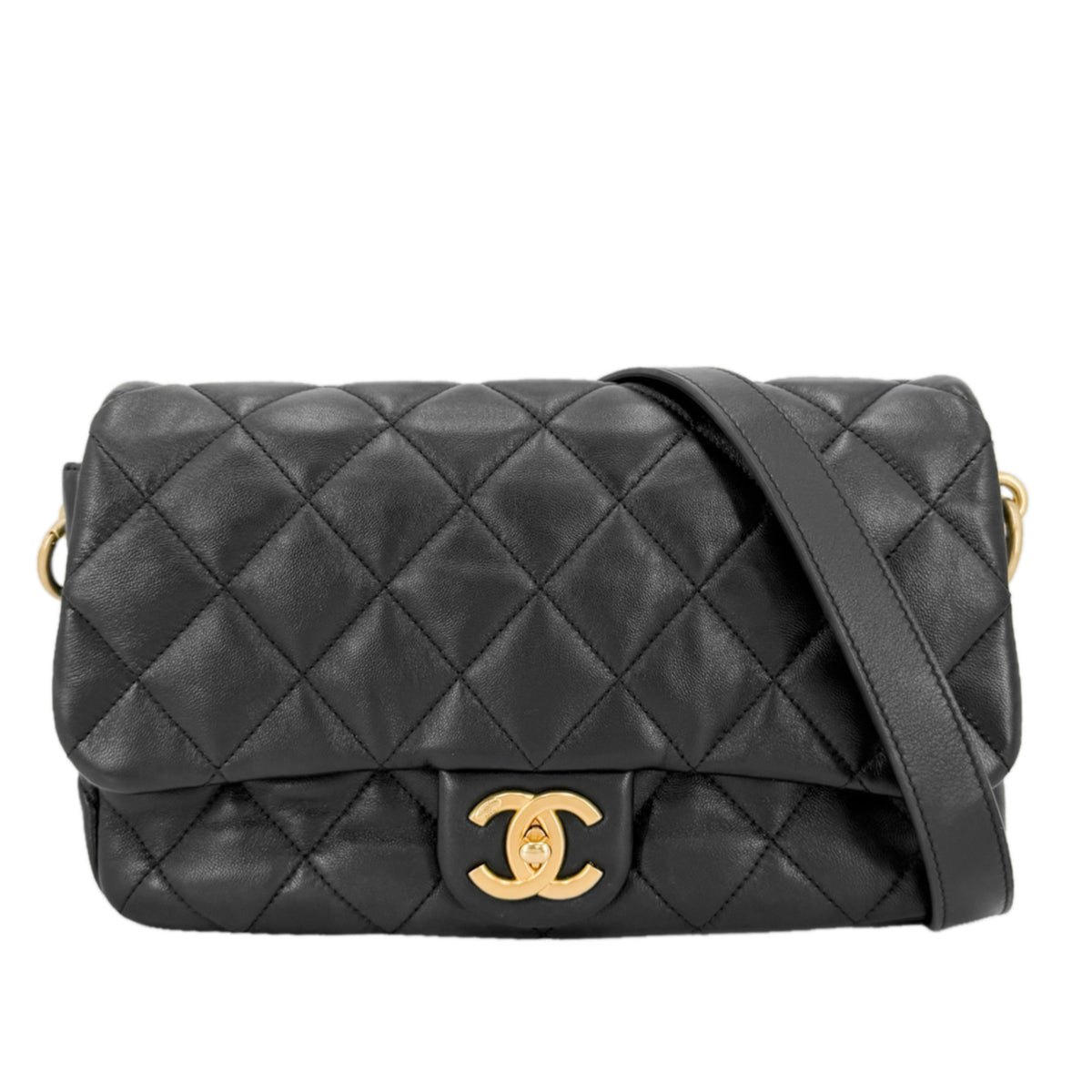 Chanel Matelasse Black Leather Shoulder Bag (Pre-Owned)