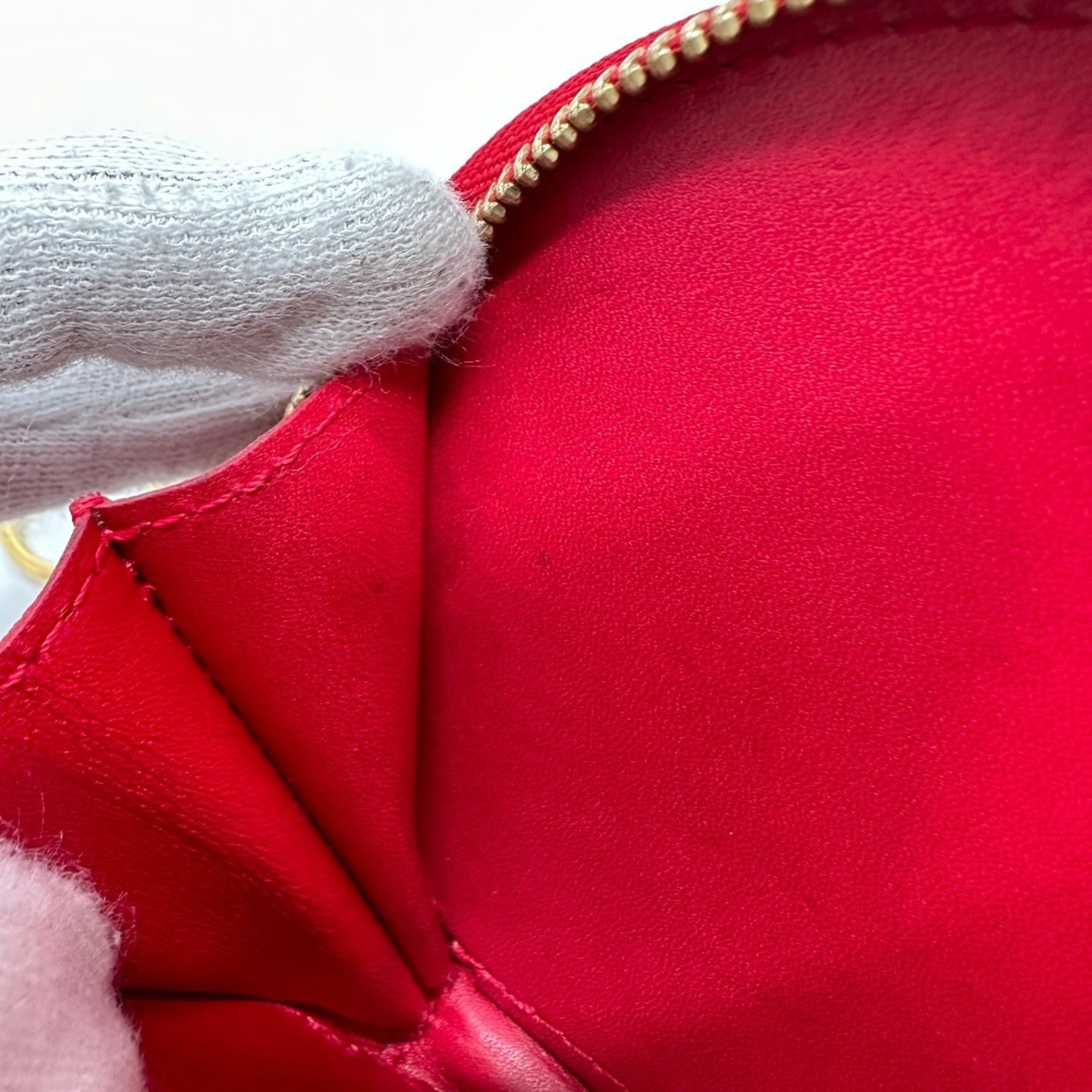 Louis Vuitton Monogram Vernis Red Color White Monogram Vernis Coin Purse/Coin Case (Pre-Owned)