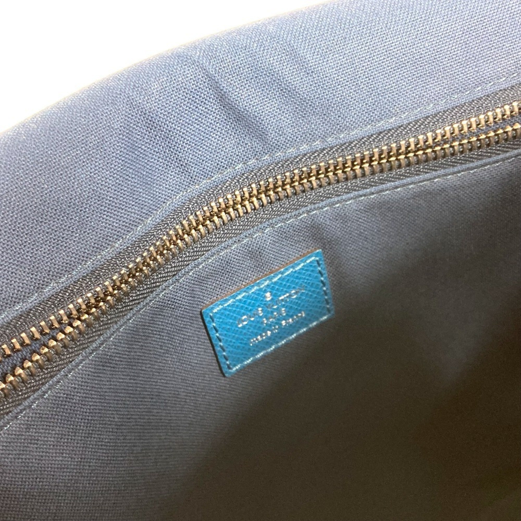 Louis Vuitton Blue Taiga Leather Messenger Bag Shoulder Bag (Pre-Owned)