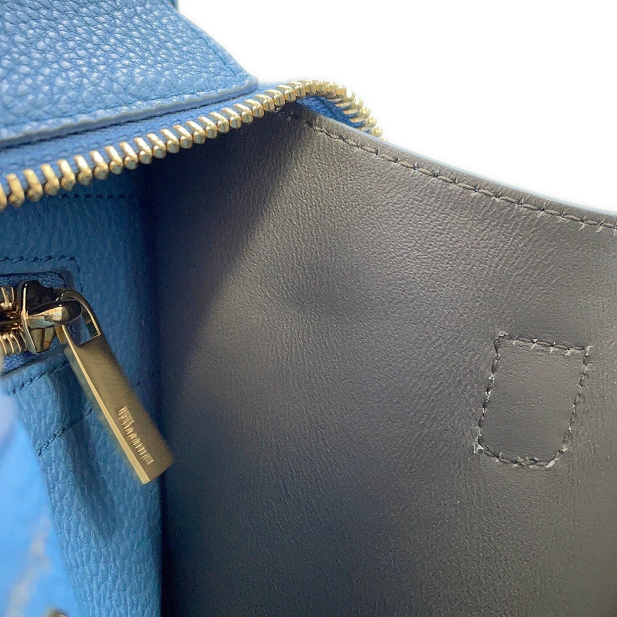 Salvatore Ferragamo Blue Leather Handbag (Pre-Owned)