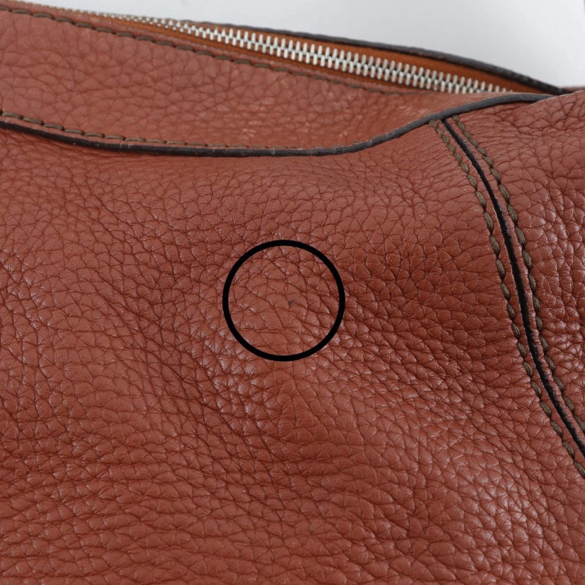 Tod's Brown Leather Shoulder Bag (Pre-Owned)