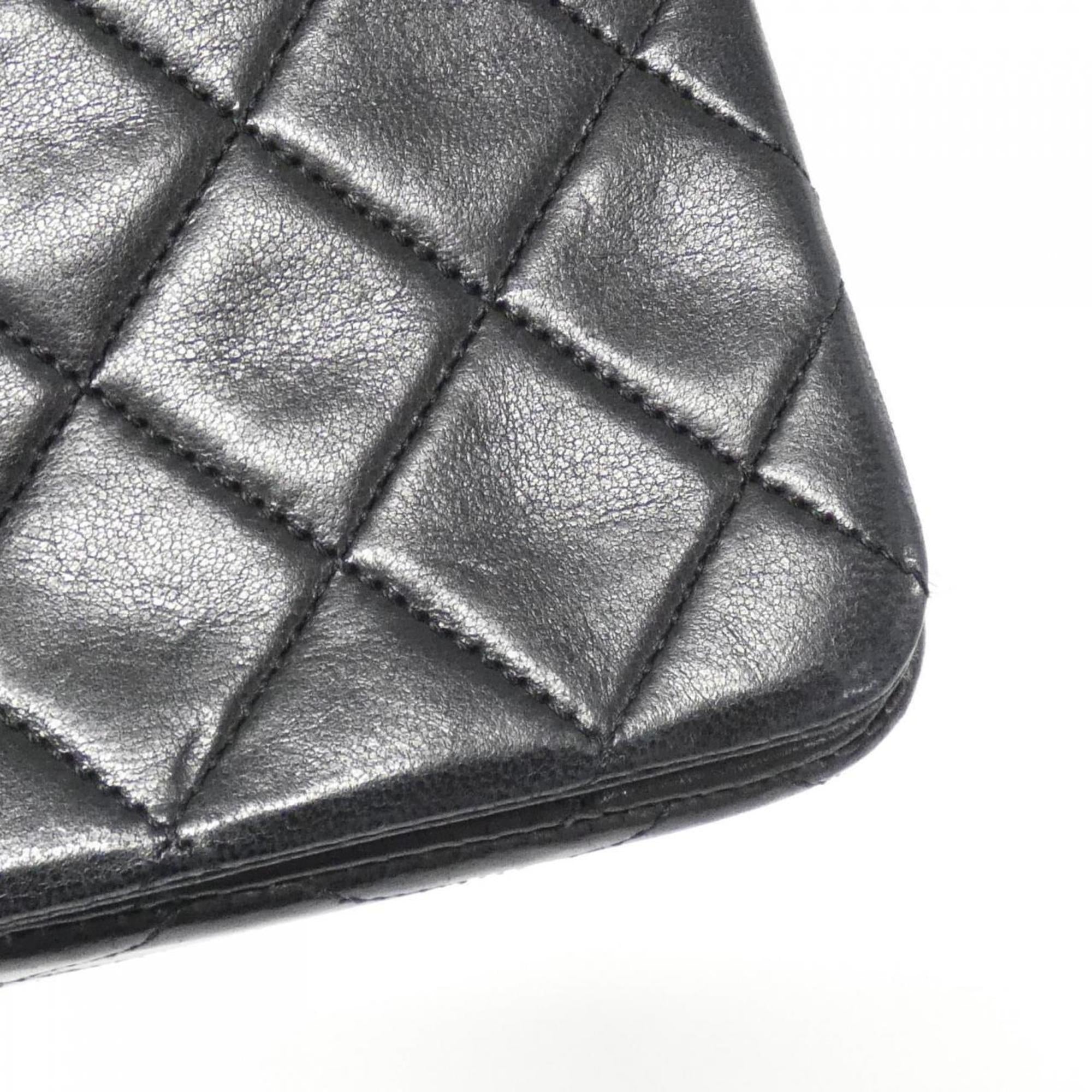 Chanel Black Leather Shoulder Bag (Pre-Owned)