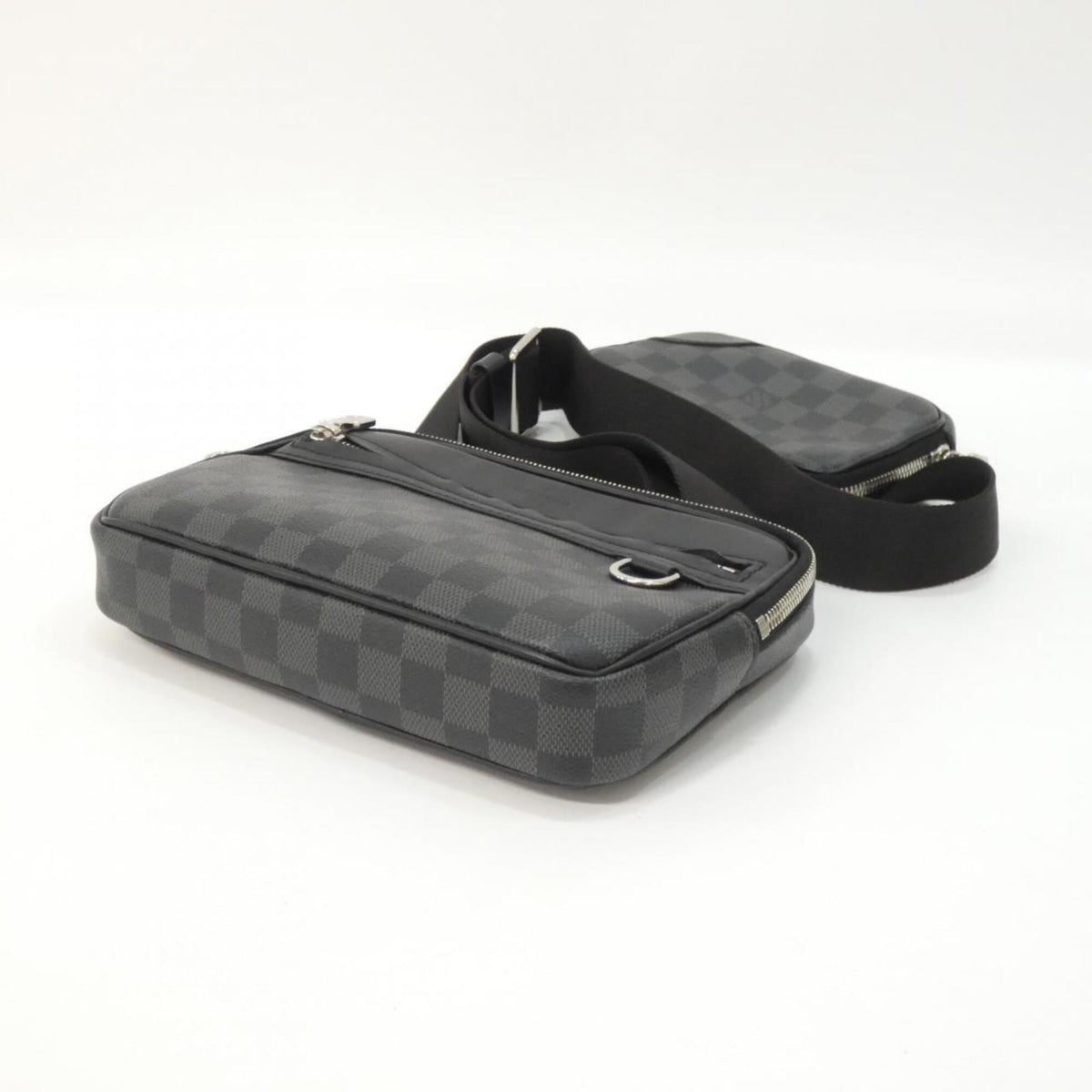 Louis Vuitton Graphite Coated Canvas Pouch Shoulder Bag (Pre-Owned)