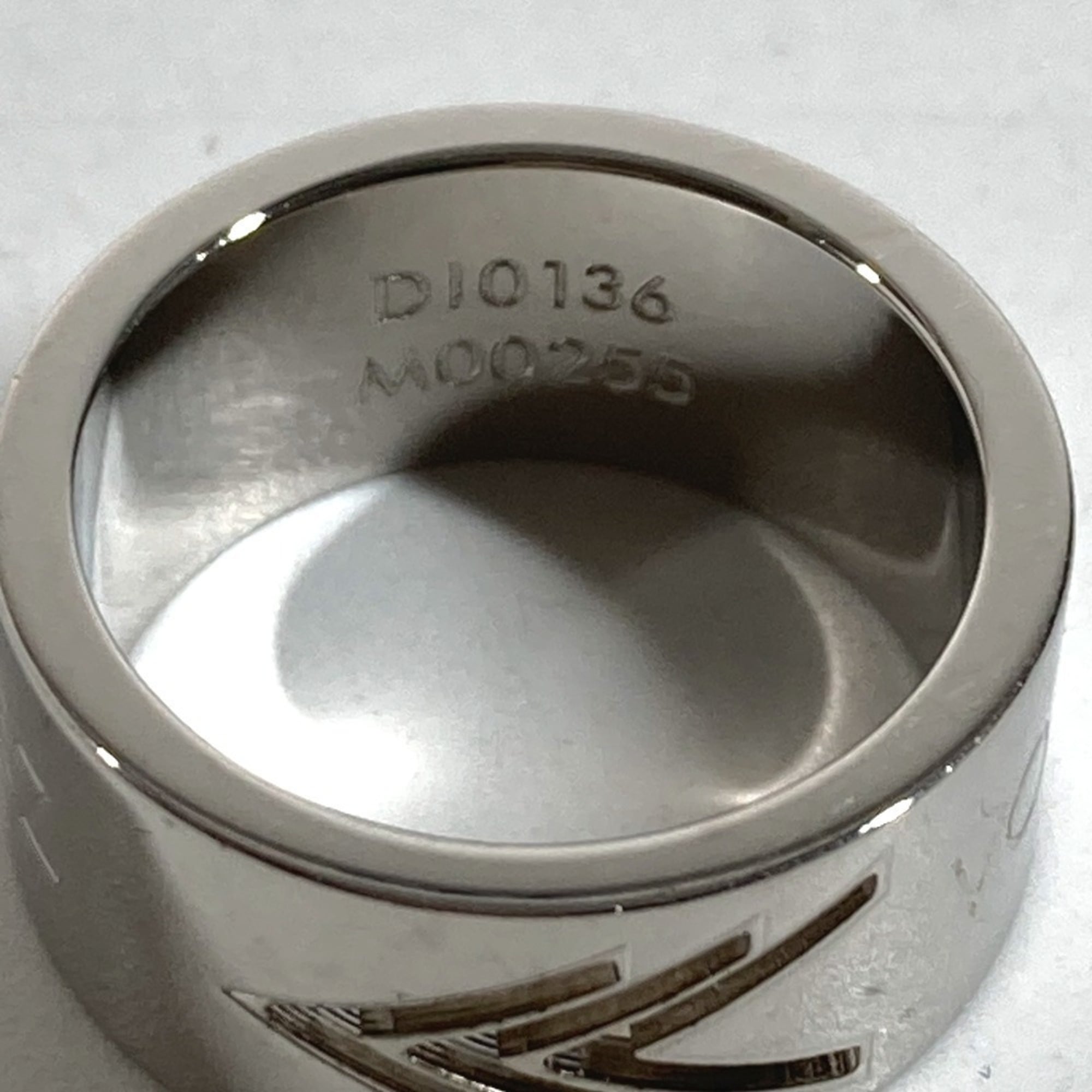 Louis Vuitton Silver Metal Band Ring (Pre-Owned)