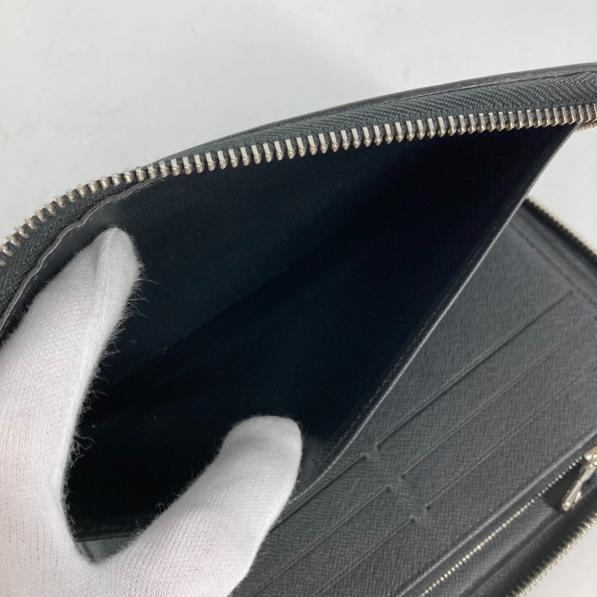 Louis Vuitton Epi Black Galle Noir Epi Leather Long Bill Wallet (Bi-Fold) (Pre-Owned)