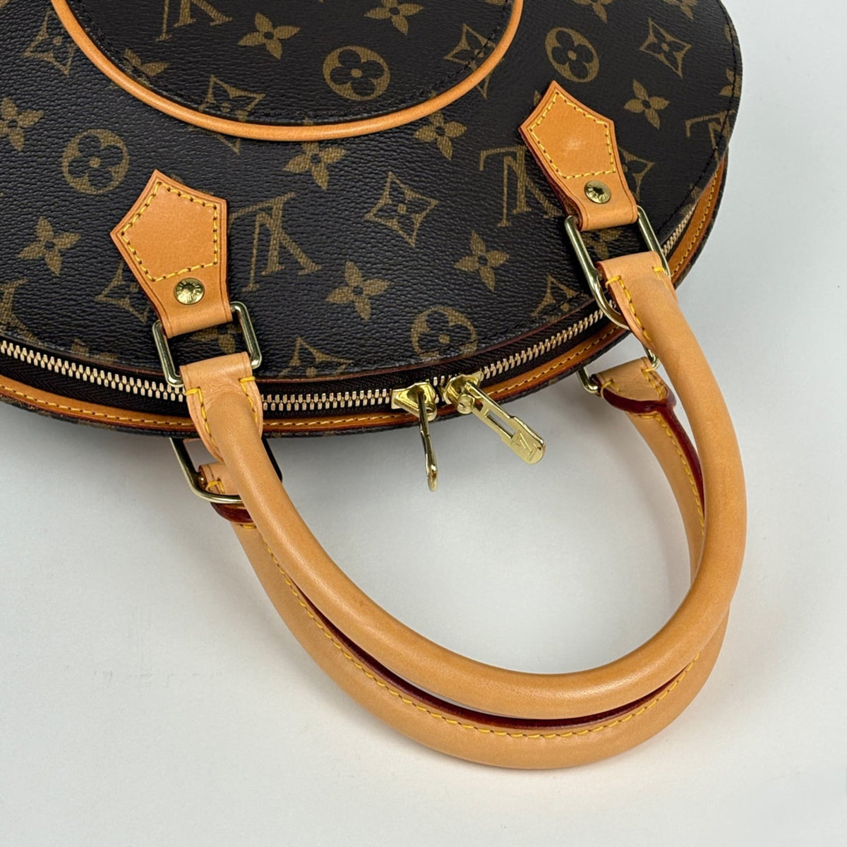Louis Vuitton Brown Monogram Handbag (Pre-Owned)