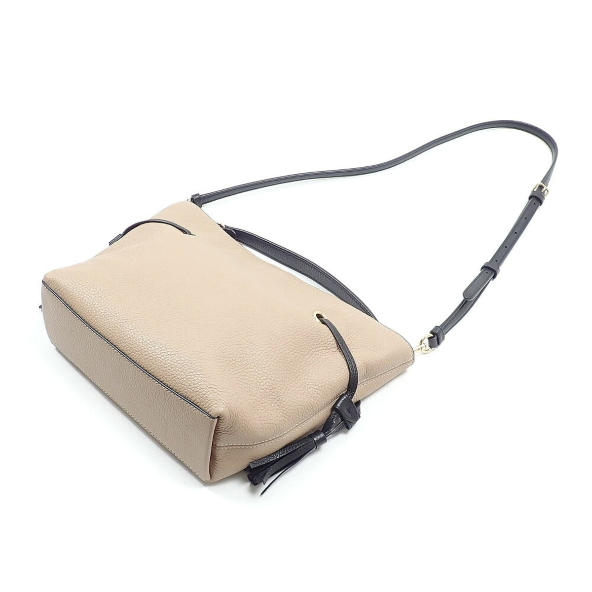 Coach Beige Leather Shoulder Bag (Pre-Owned)