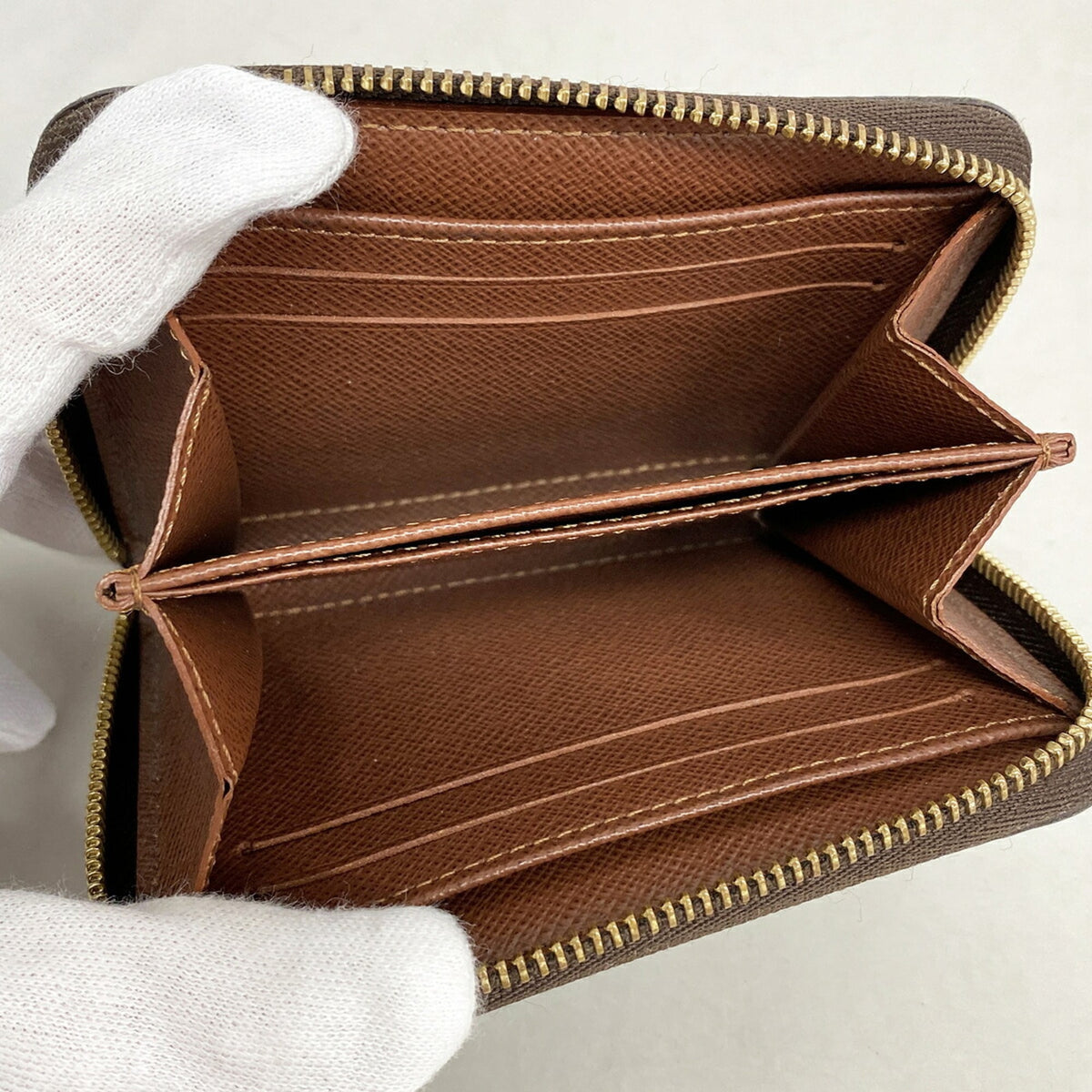 Louis Vuitton Brown Coin Purse/Coin Case (Pre-Owned)