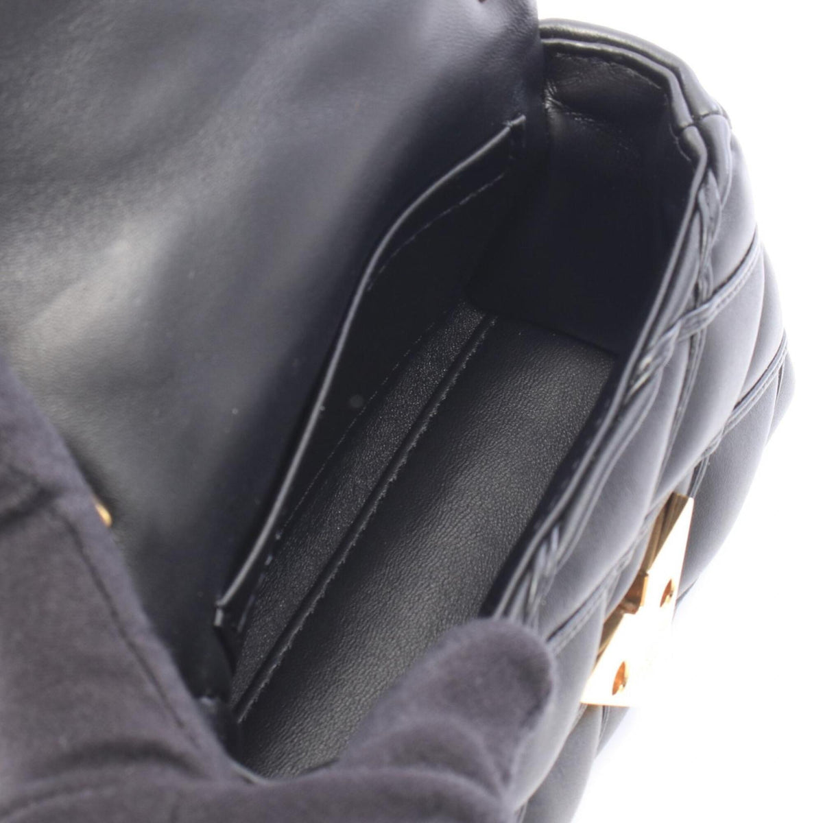 Louis Vuitton Black Noir Leather Handbag Shoulder Bag (Pre-Owned)