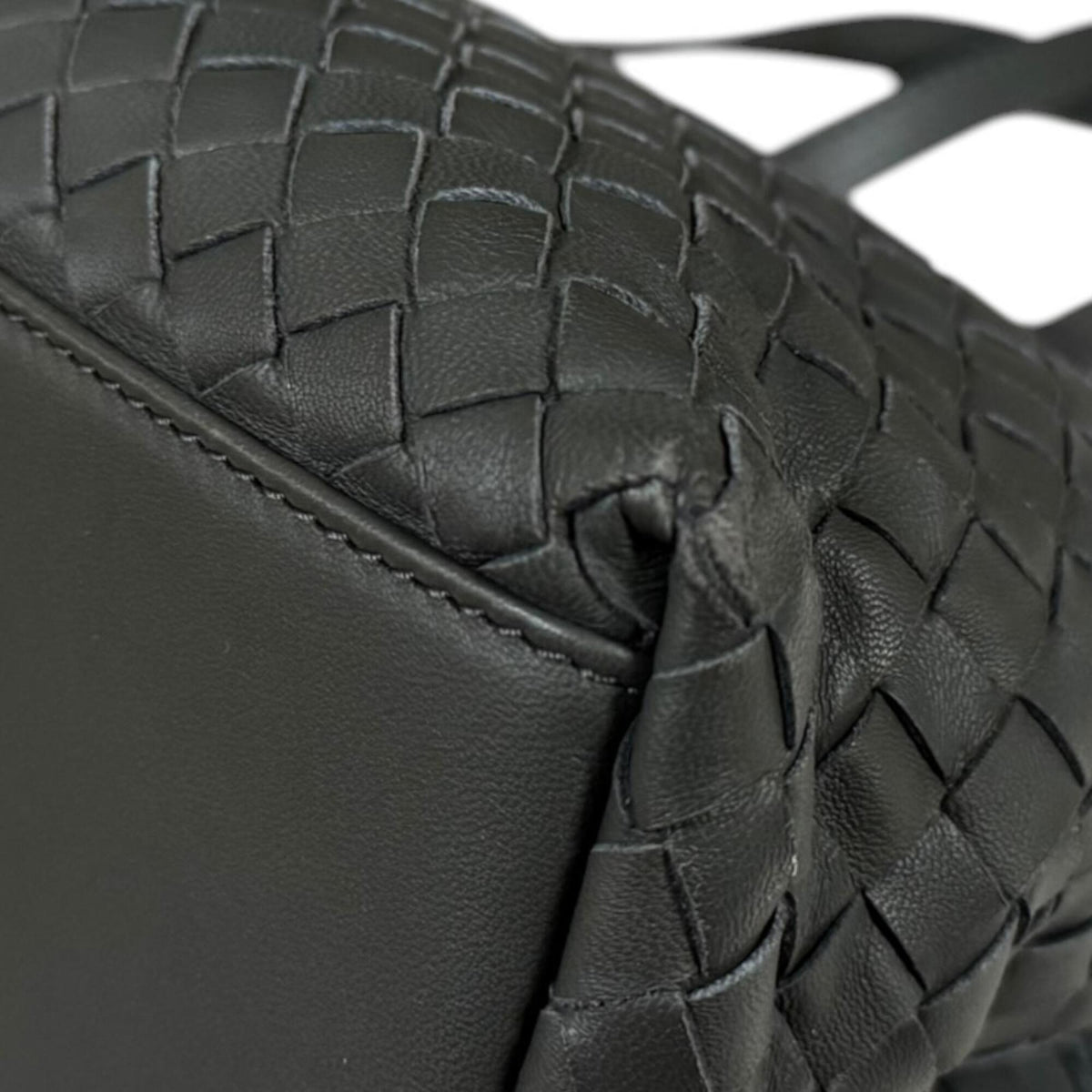 Bottega Veneta Intrecciato Gray Leather Handbag Shoulder Bag (Pre-Owned)