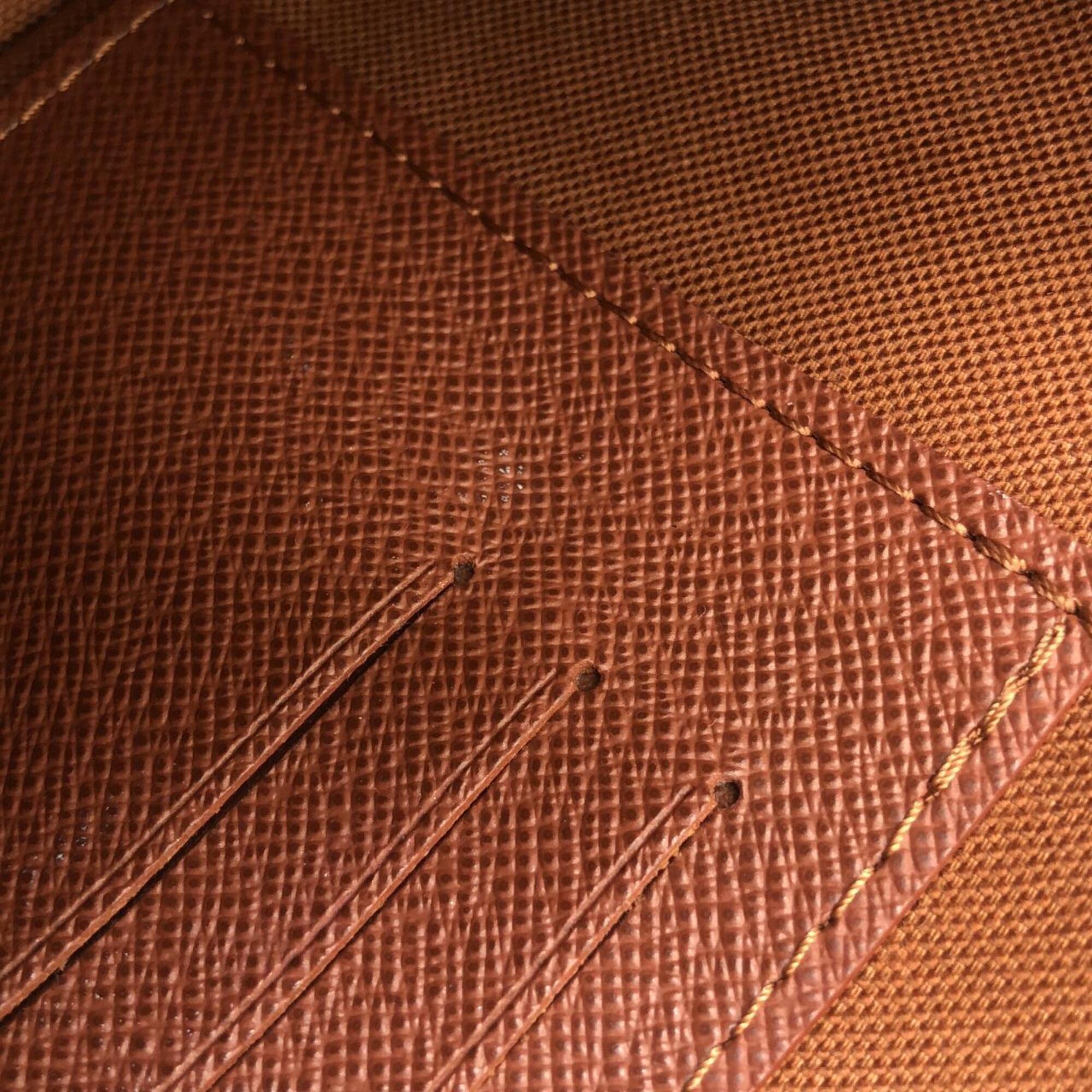 Louis Vuitton Marron Coated Canvas Shoulder Bag (Pre-Owned)