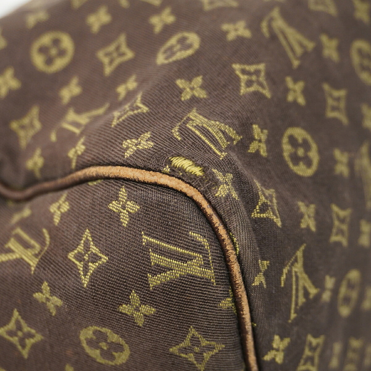 Louis Vuitton Ebene Handbag (Pre-Owned)
