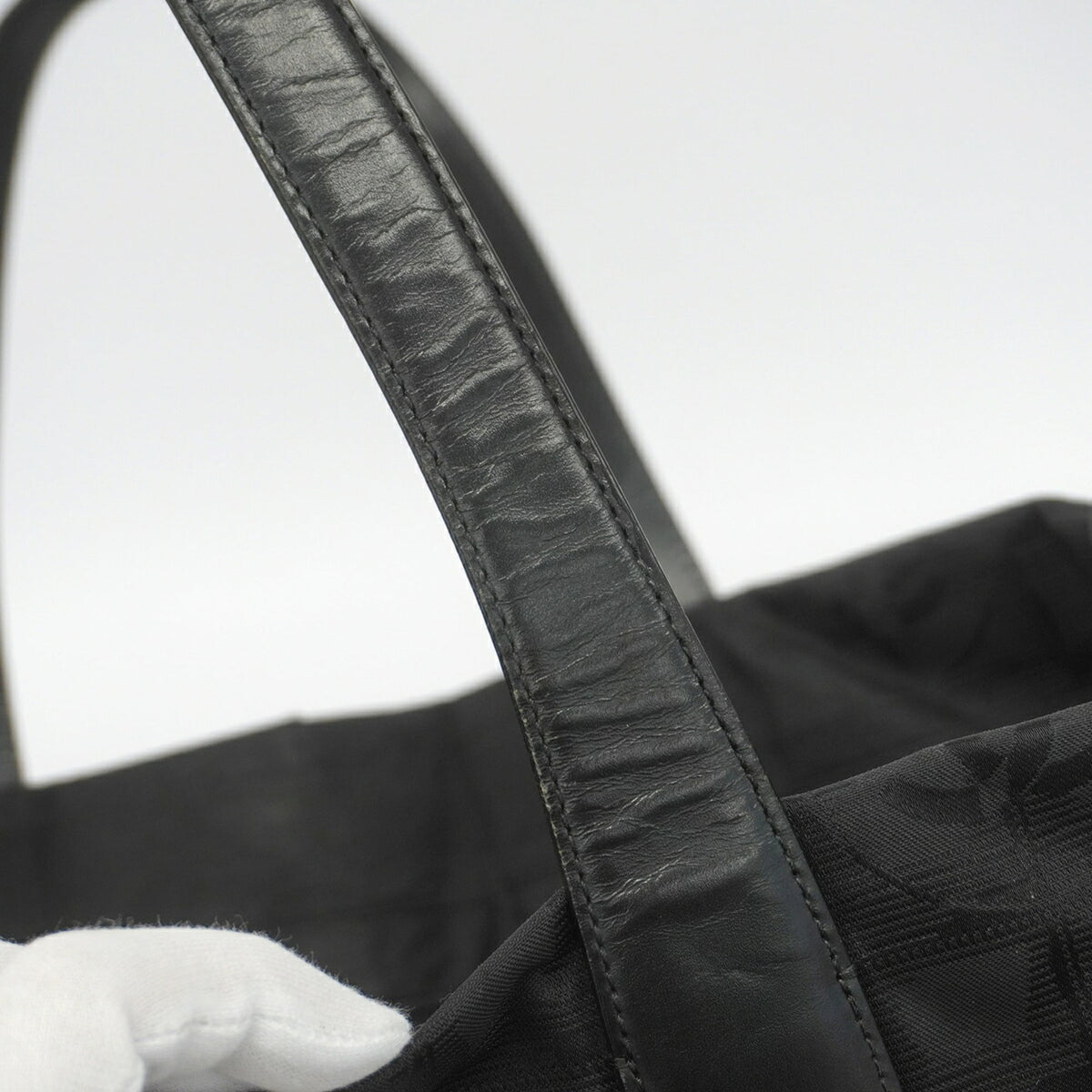 Chanel Black Nylon Tote Bag (Pre-Owned)