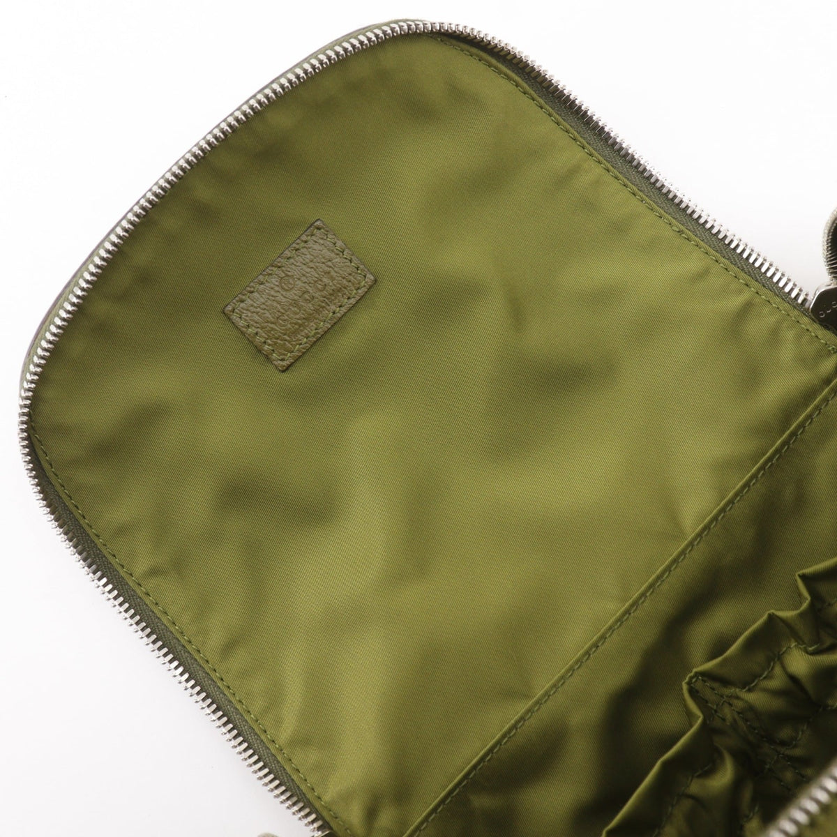 Gucci Green Gg Canvas Handbag Pouch (Pre-Owned)