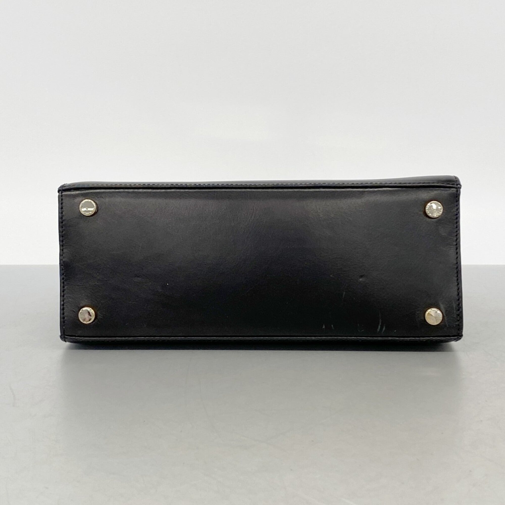 Salvatore Ferragamo Black Leather Handbag (Pre-Owned)