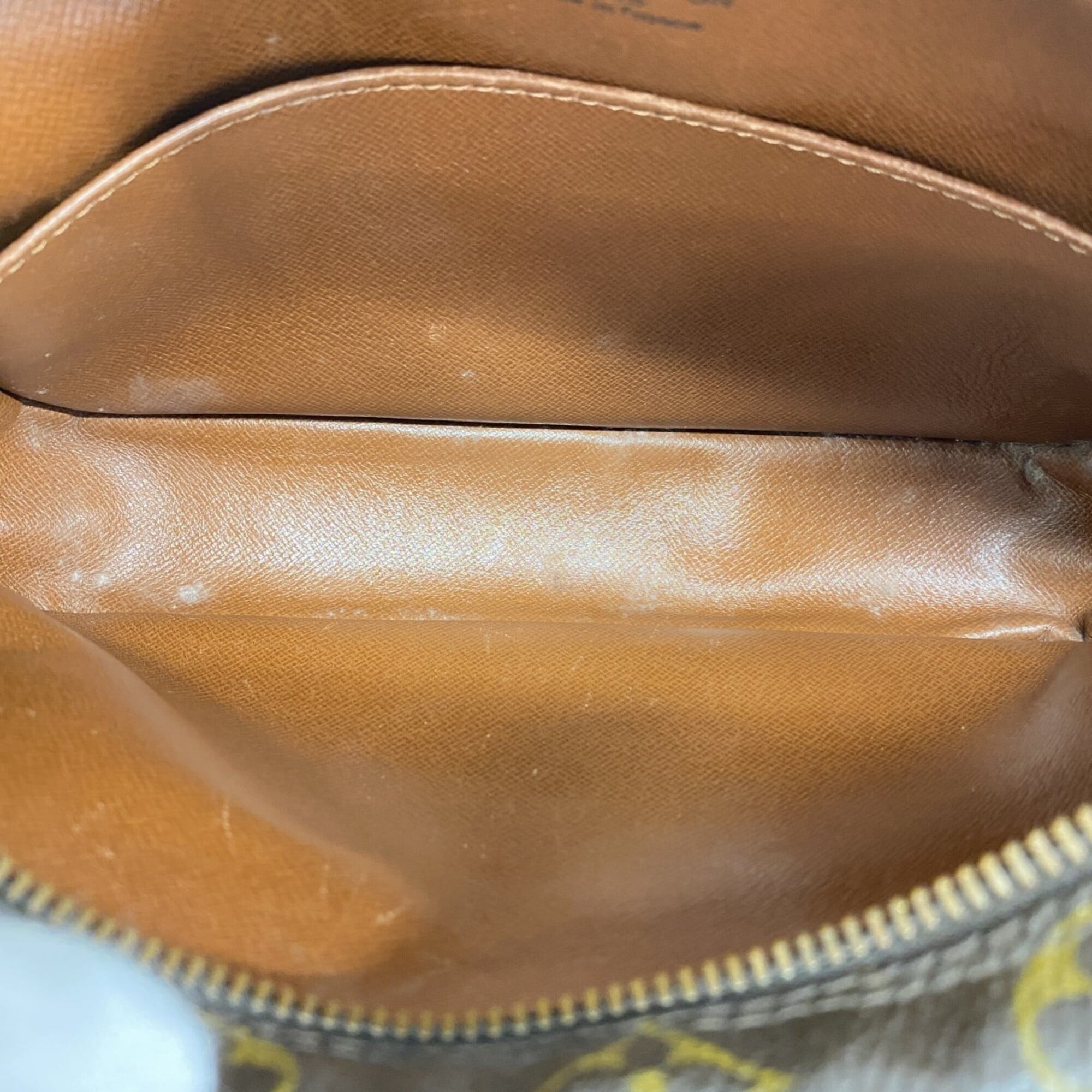 Louis Vuitton Brown Clutch Bag (Pre-Owned)