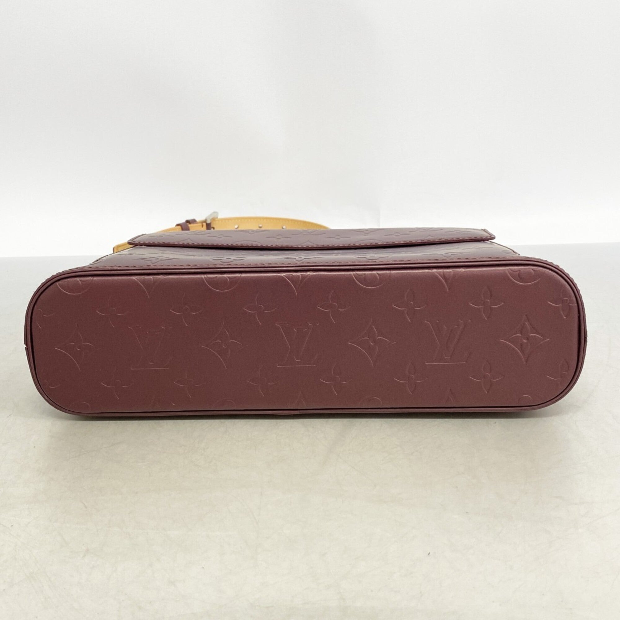 Louis Vuitton Violet Shoulder Bag (Pre-Owned)