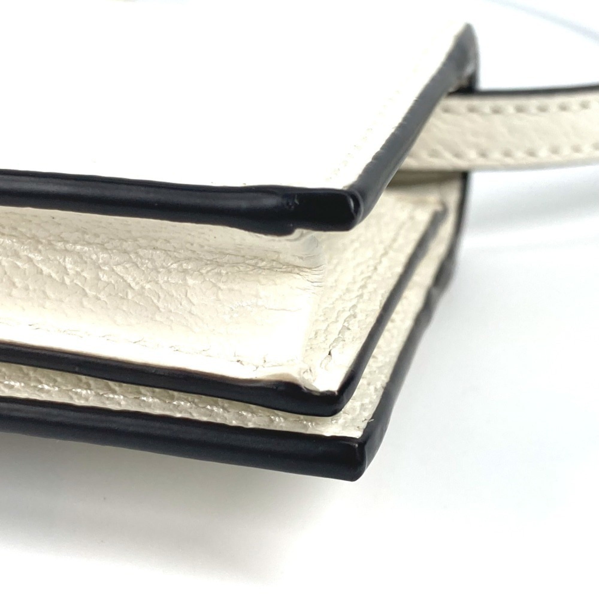 Gucci Black White Leather Wallet (Bi-Fold) (Pre-Owned)