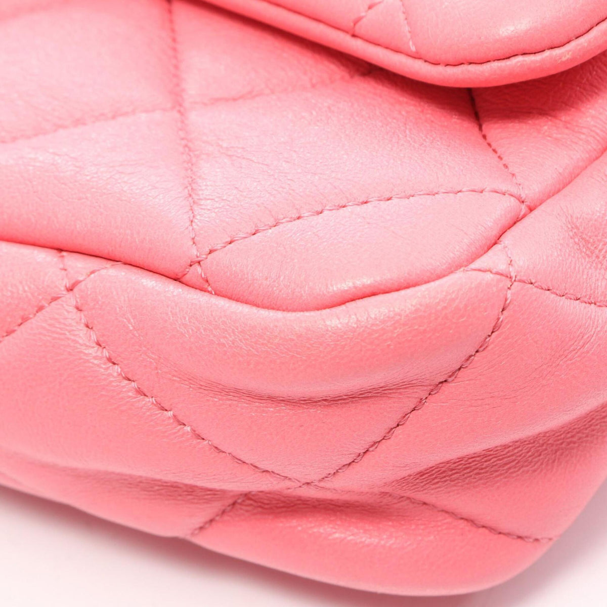 Chanel Pink Leather Handbag Shoulder Bag (Pre-Owned)