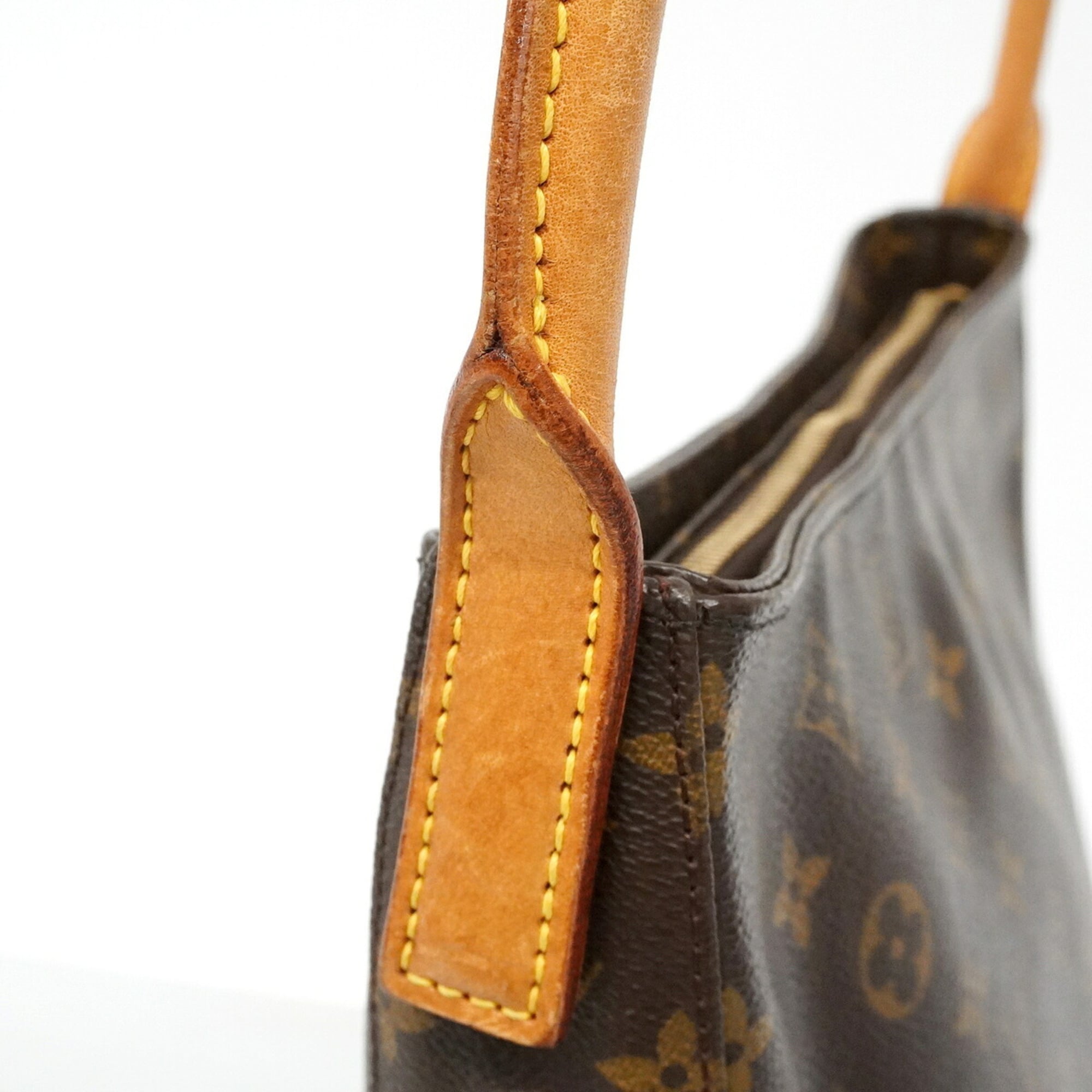 Louis Vuitton Brown Shoulder Bag (Pre-Owned)