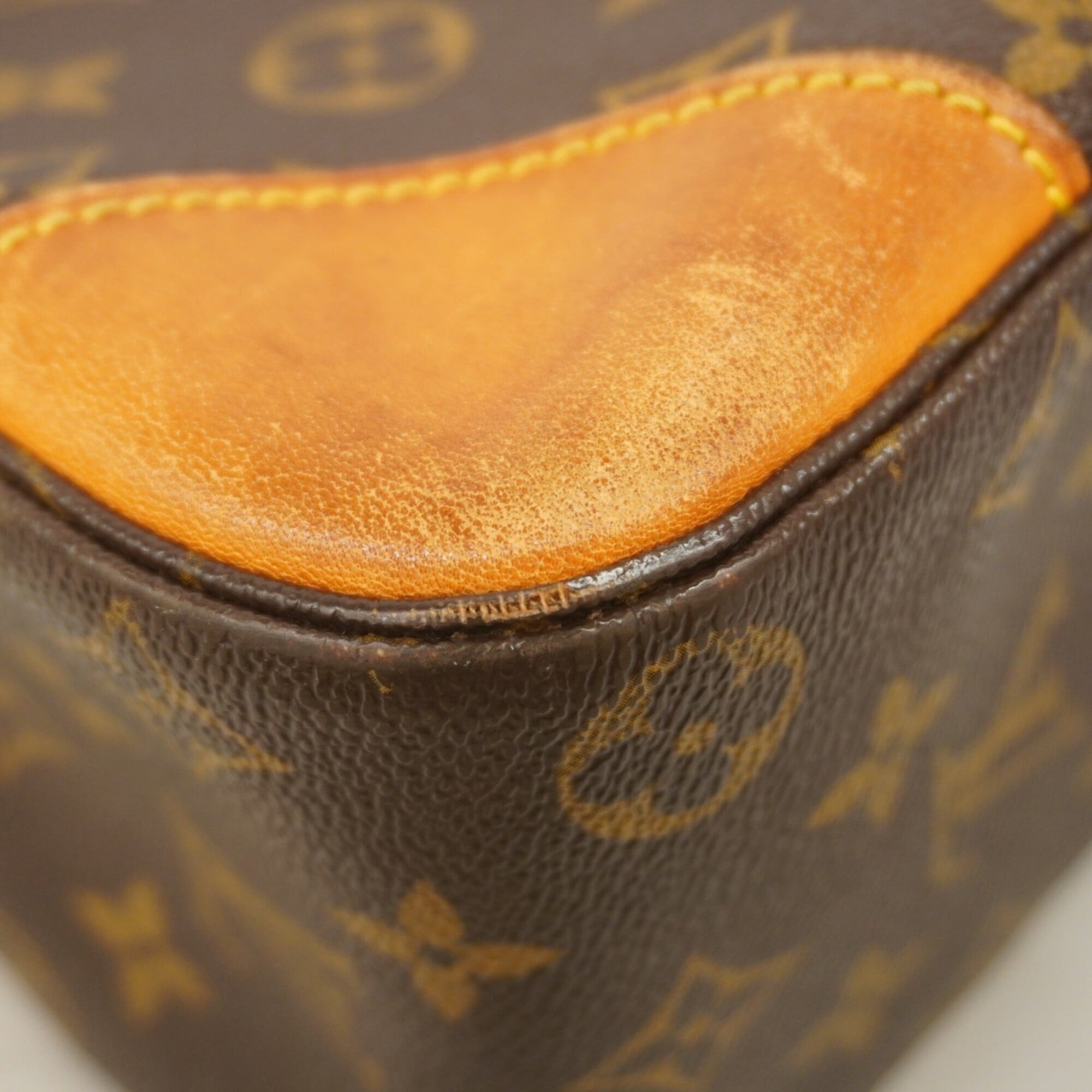 Louis Vuitton Brown Shoulder Bag (Pre-Owned)