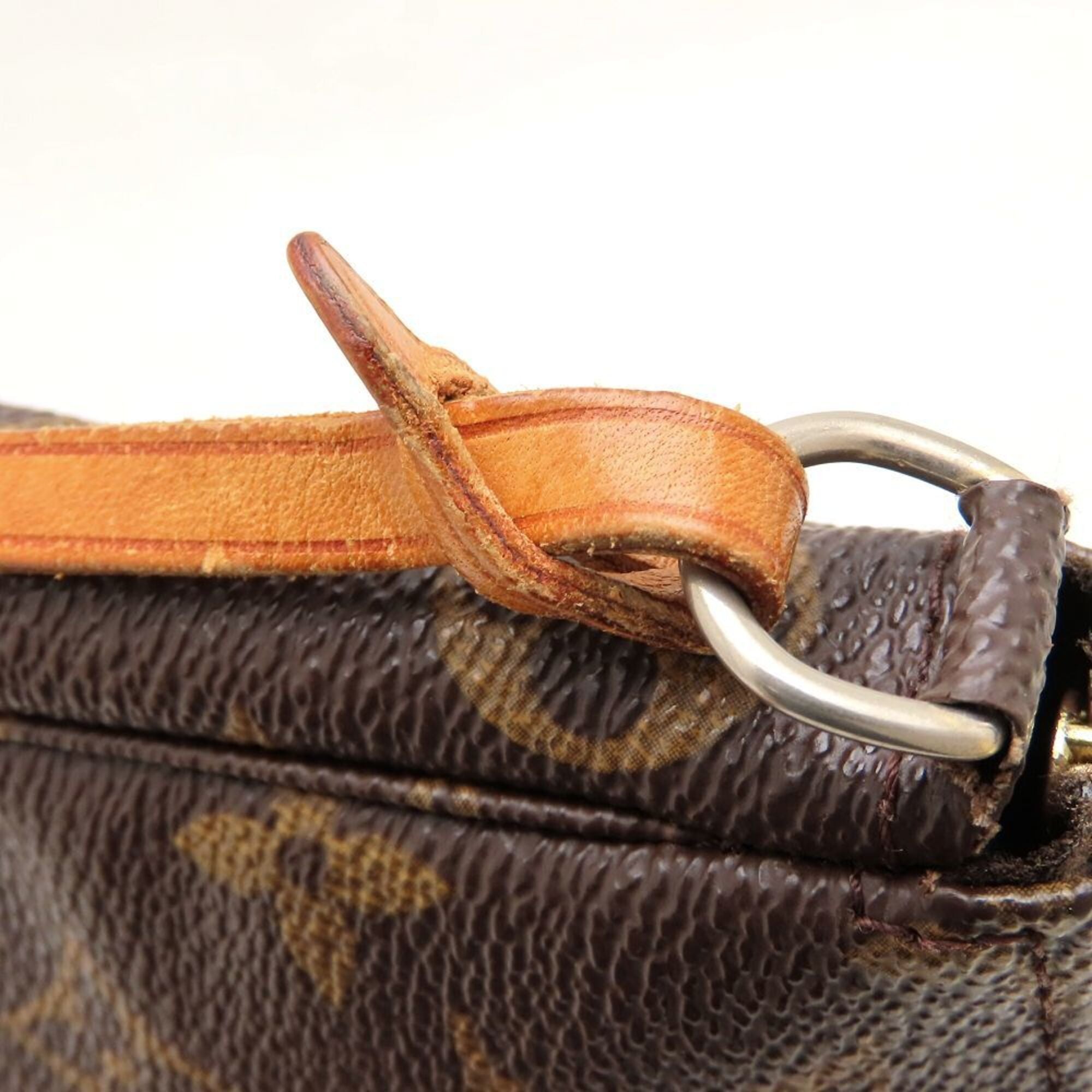 Louis Vuitton Brown Monogram Monogram Handbag Pochette (Pre-Owned)