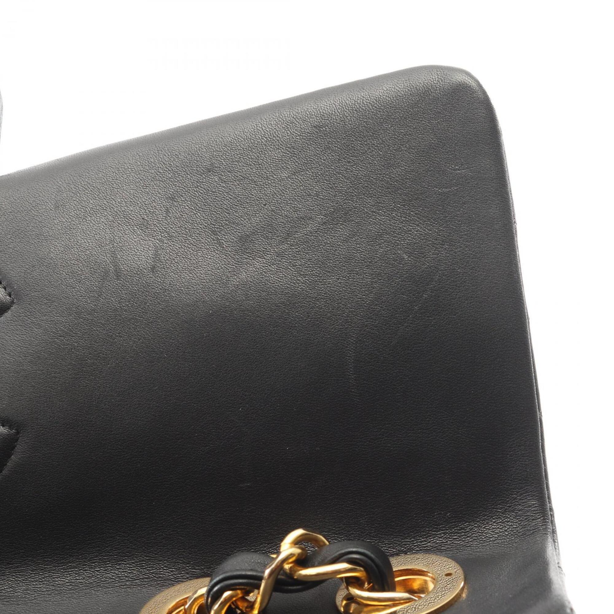Chanel Black Leather Handbag Shoulder Bag (Pre-Owned)