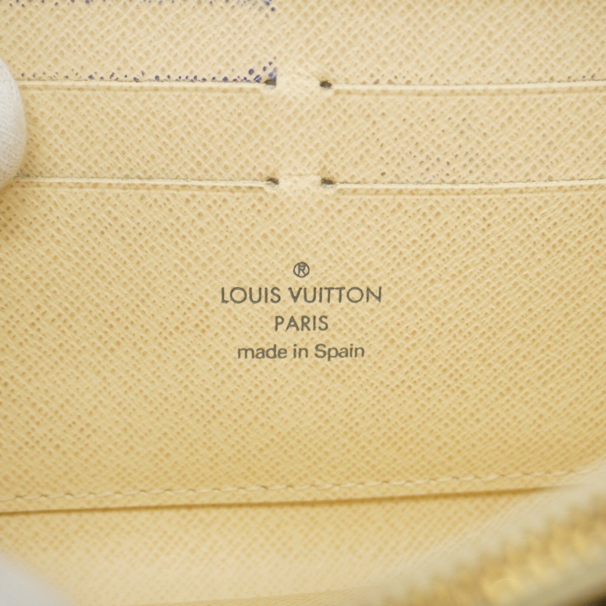 Louis Vuitton White Long Wallet (Bi-Fold) (Pre-Owned)