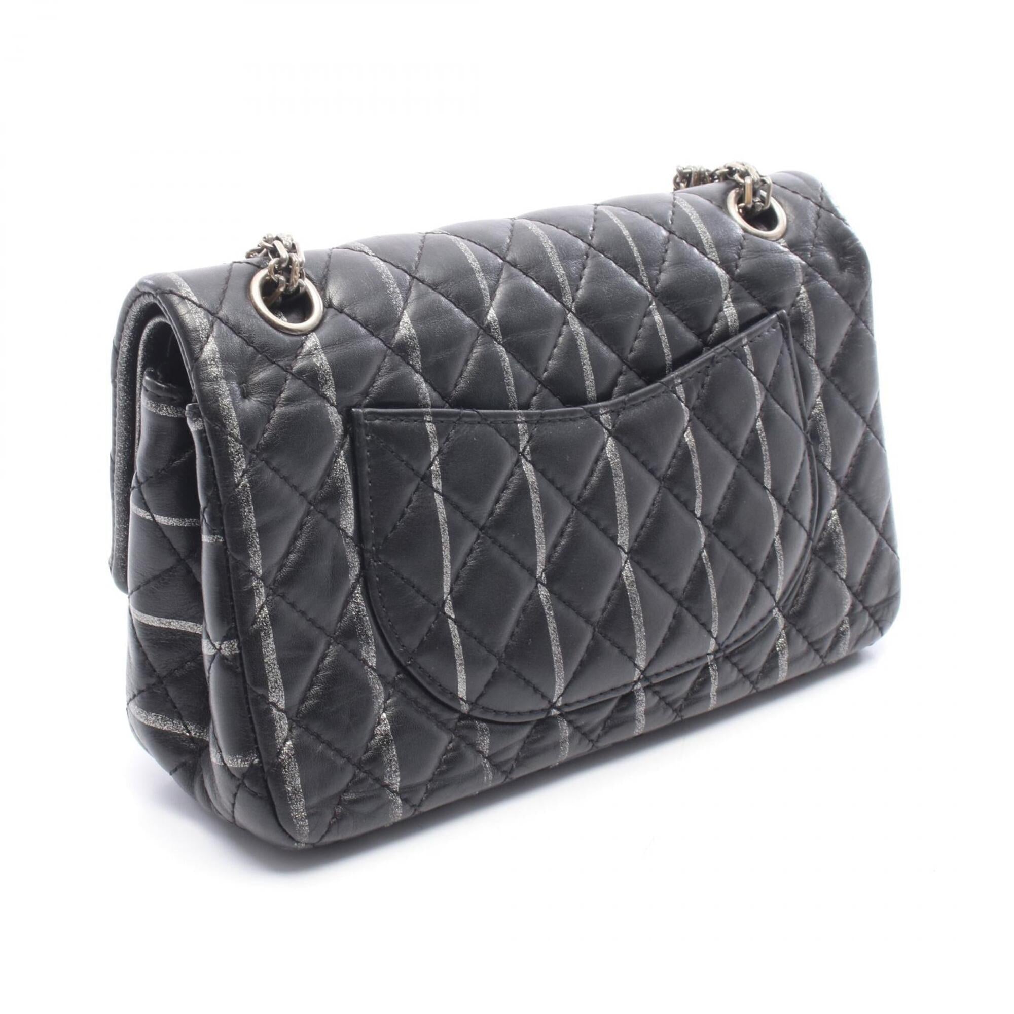 Chanel Black Leather Handbag Shoulder Bag (Pre-Owned)