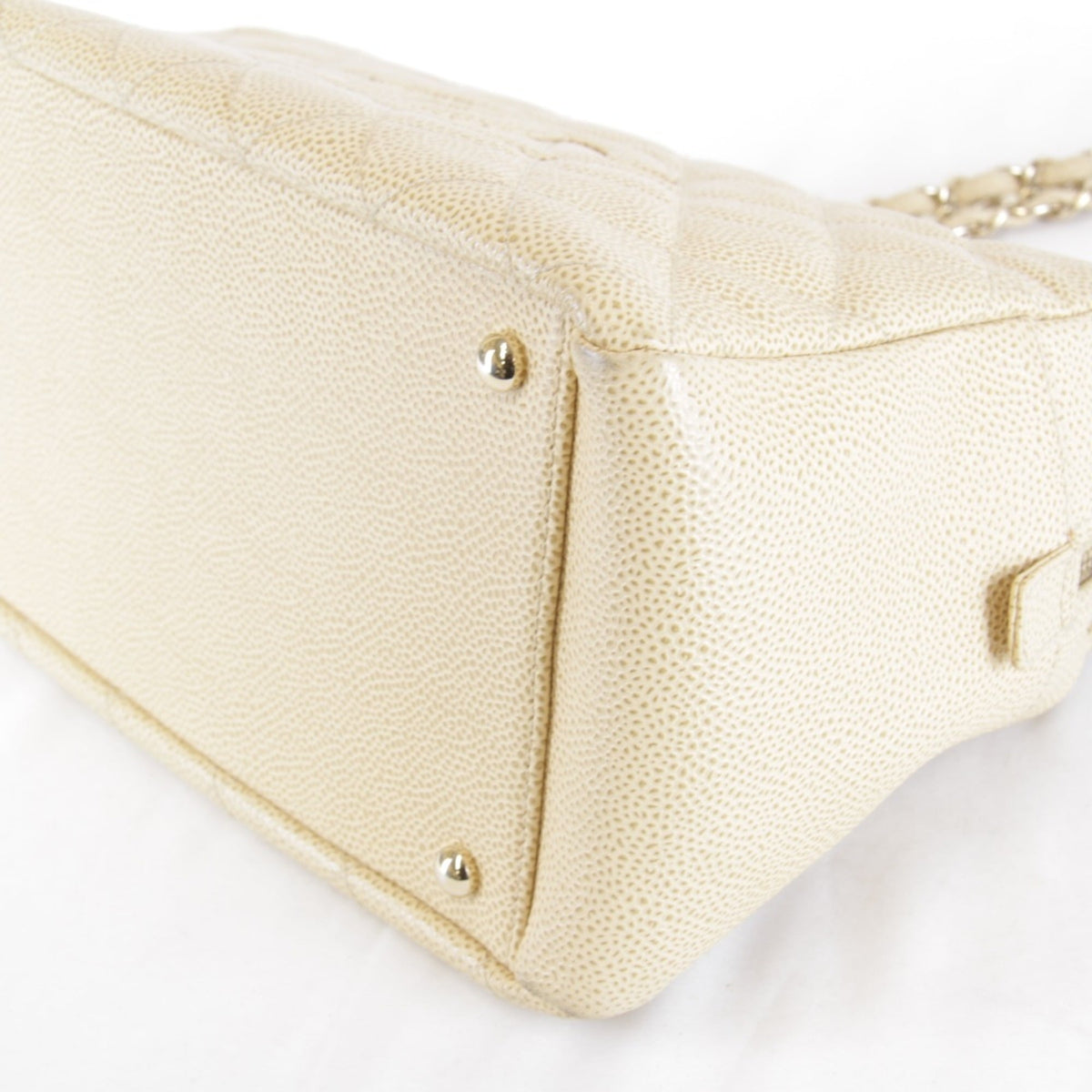 Chanel Beige Leather Shoulder Bag (Pre-Owned)