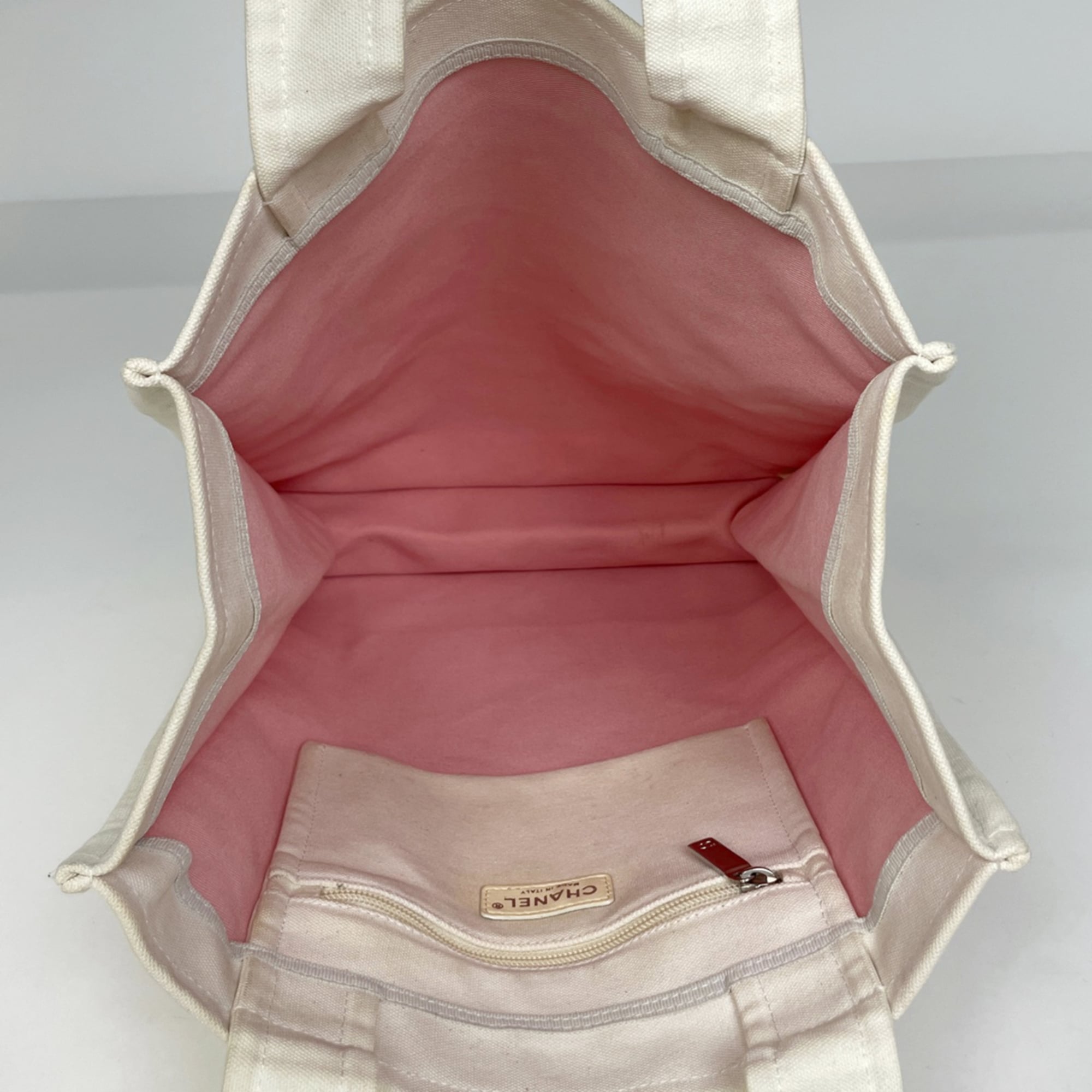 Chanel White Canvas Tote Bag (Pre-Owned)
