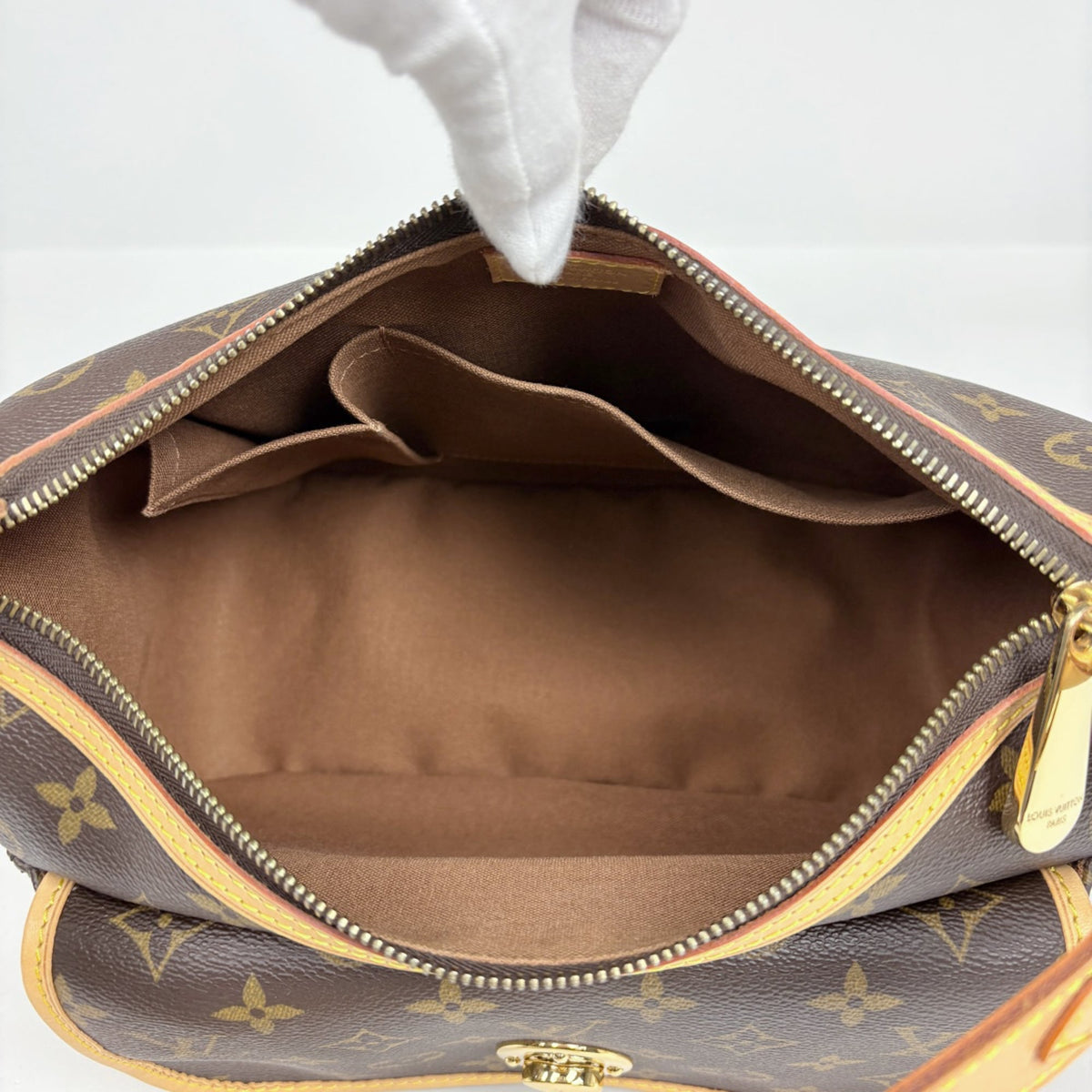 Louis Vuitton Brown Monogram Shoulder Bag (Pre-Owned)