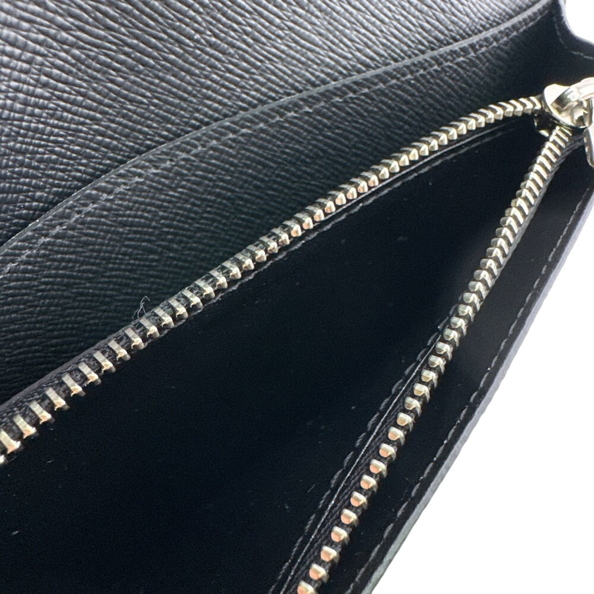 Louis Vuitton Damier Black Leather Long Wallet (Bi-Fold) (Pre-Owned)