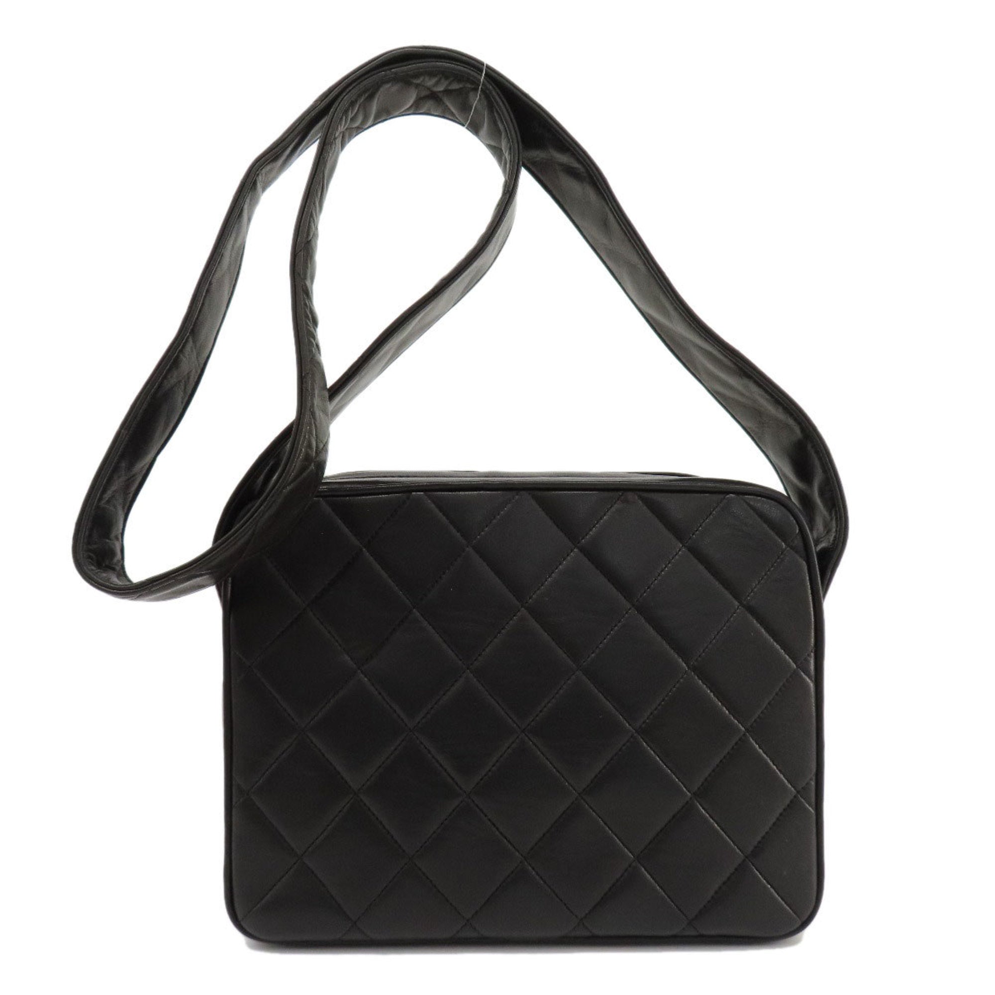 Chanel Black Leather Shoulder Bag (Pre-Owned)