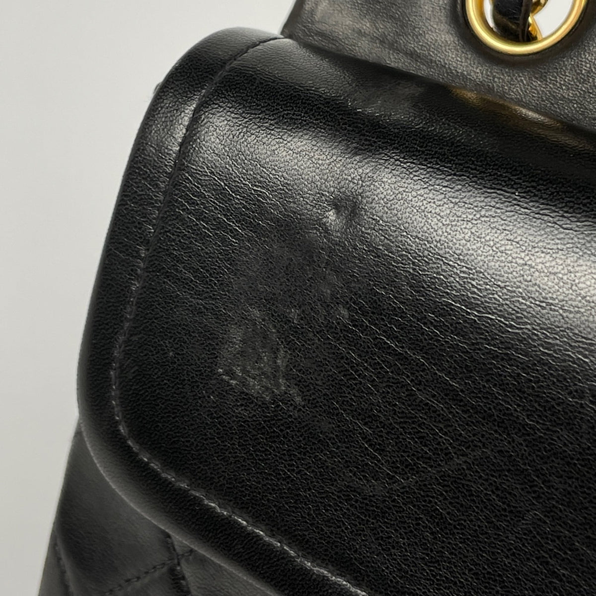 Chanel Matelasse Black Leather Shoulder Bag (Pre-Owned)
