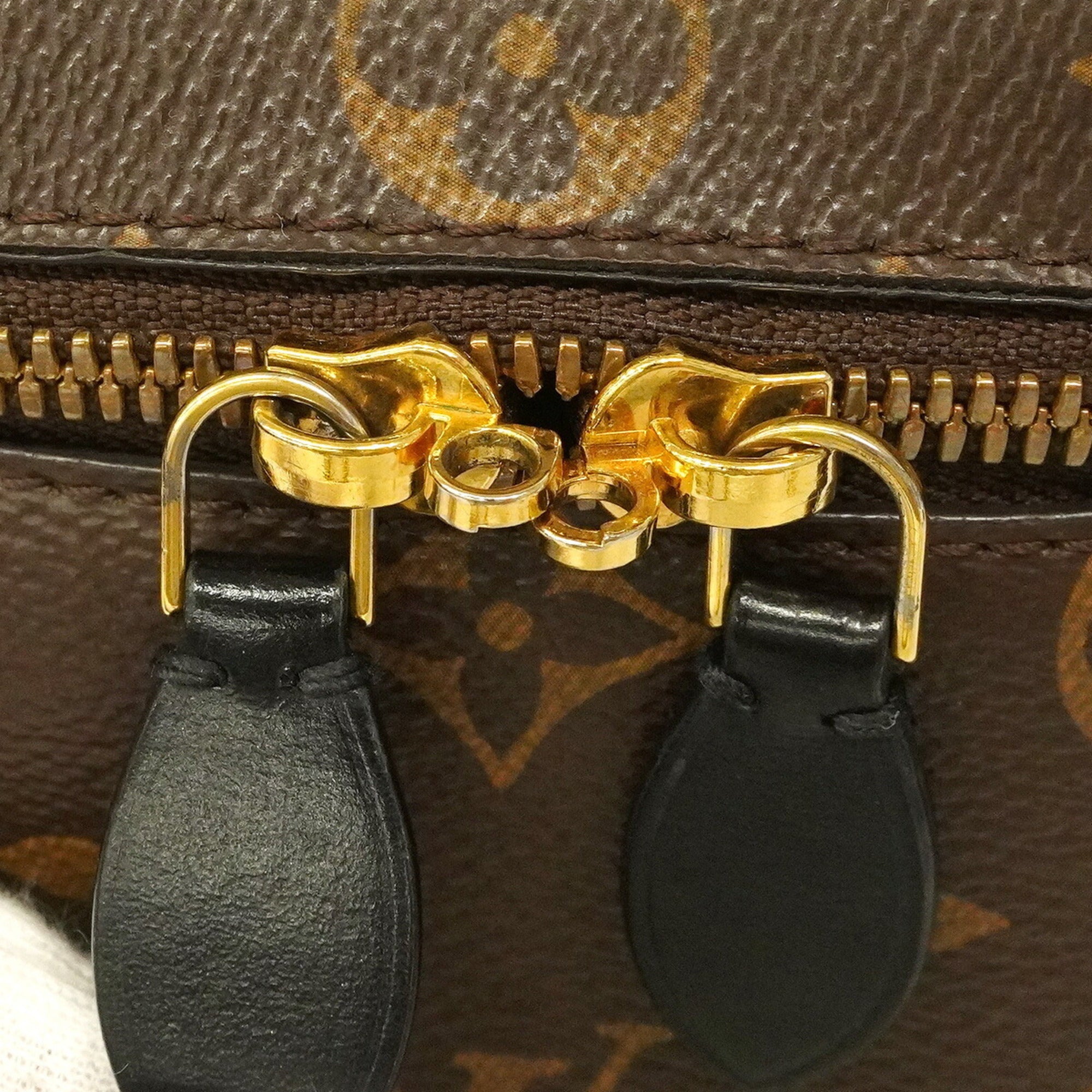 Louis Vuitton Brown Handbag (Pre-Owned)