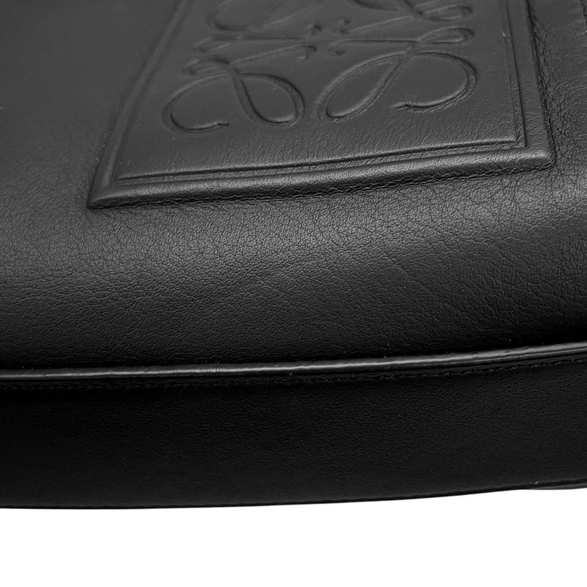Loewe Black Leather Shoulder Bag Sling Bag (Pre-Owned)