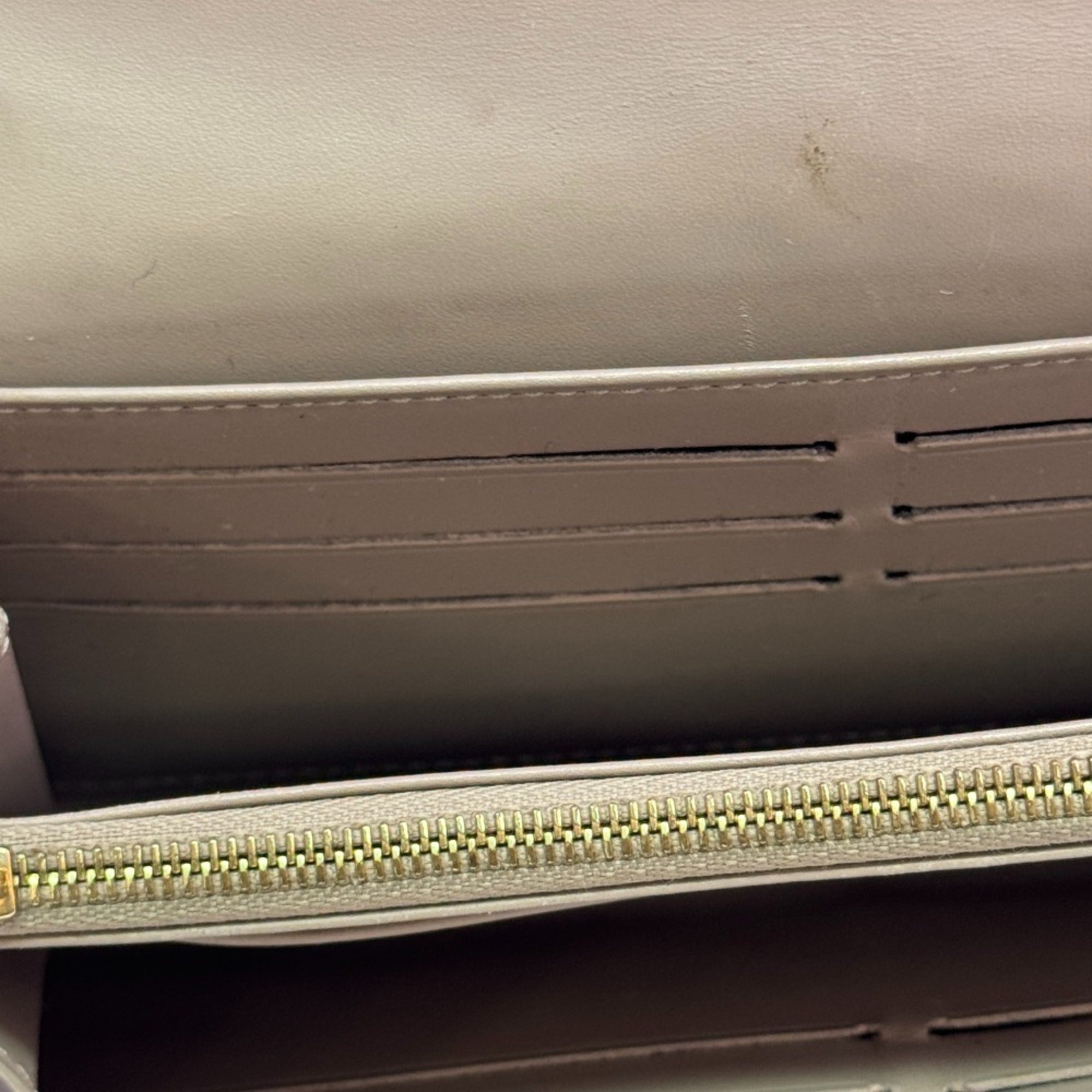Louis Vuitton Monogram Vernis Yellow Monogram Vernis Long Wallet (Bi-Fold) (Pre-Owned)