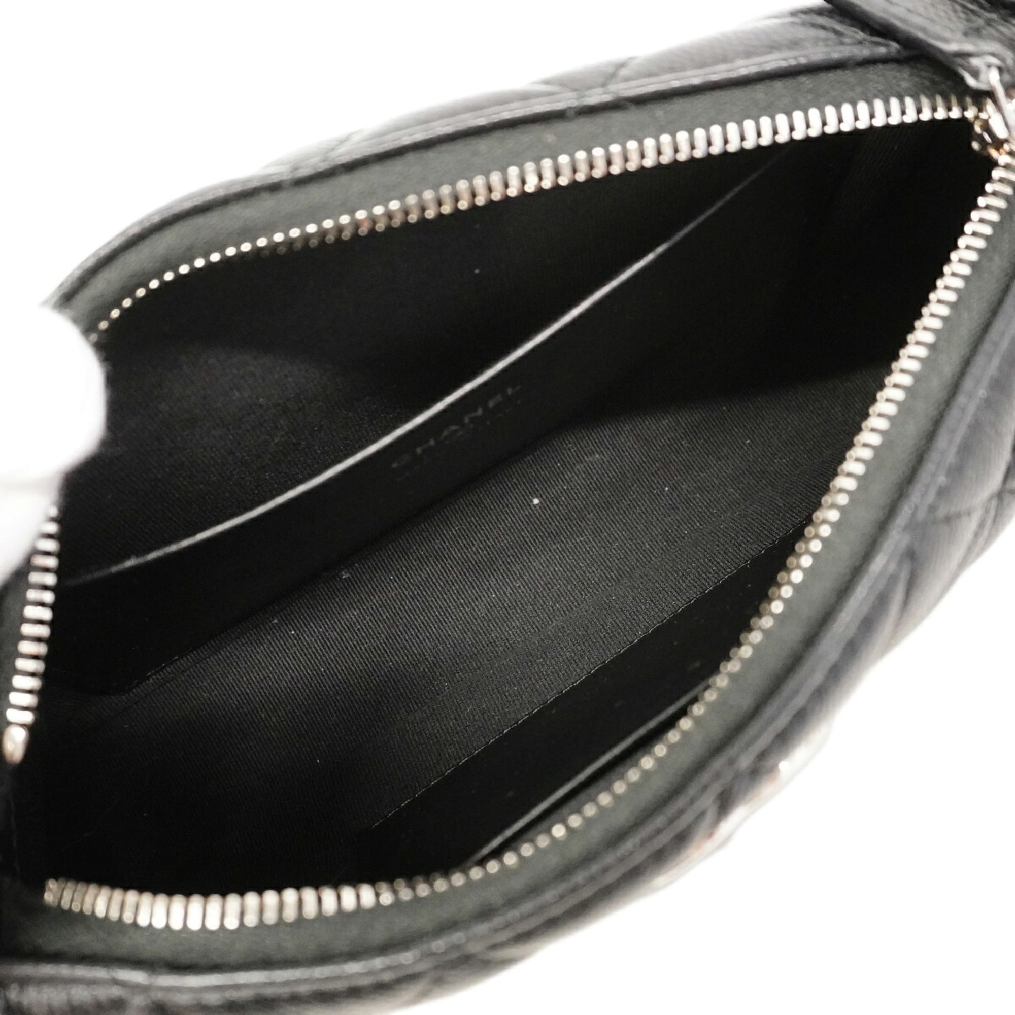 Chanel Black Grained Calfskin Shoulder Bag (Pre-Owned)