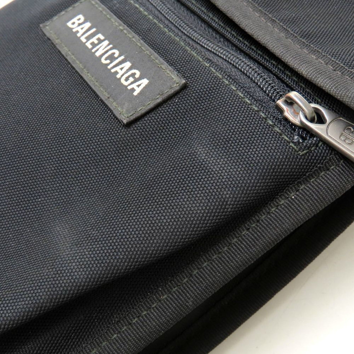 Balenciaga Black Nylon Canvas Shoulder Bag (Pre-Owned)
