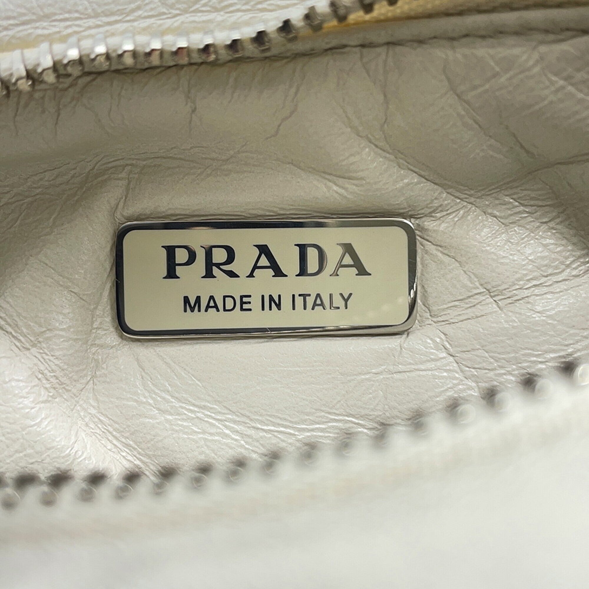 Prada White Leather Handbag Shoulder Bag (Pre-Owned)