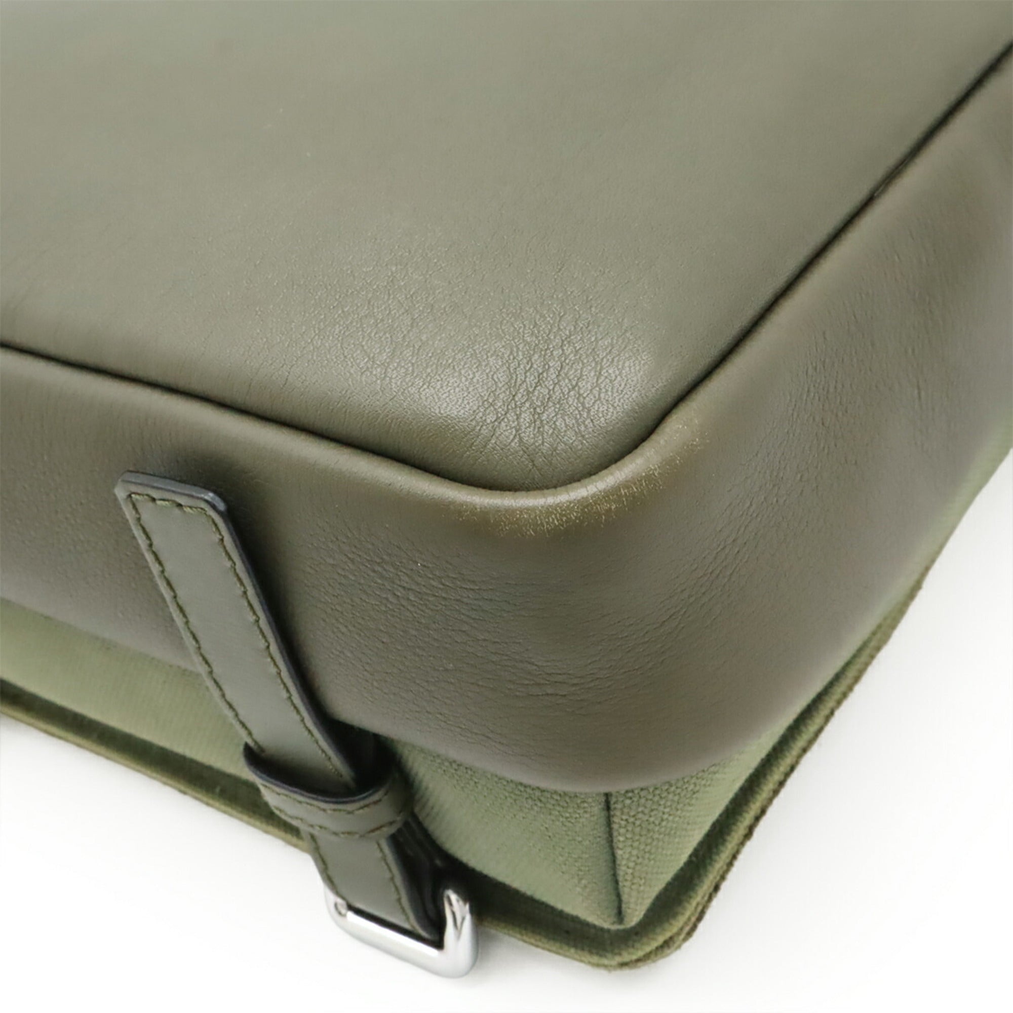 Loewe Green Khaki Canvas Leather Messenger Bag Shoulder Bag (Pre-Owned)