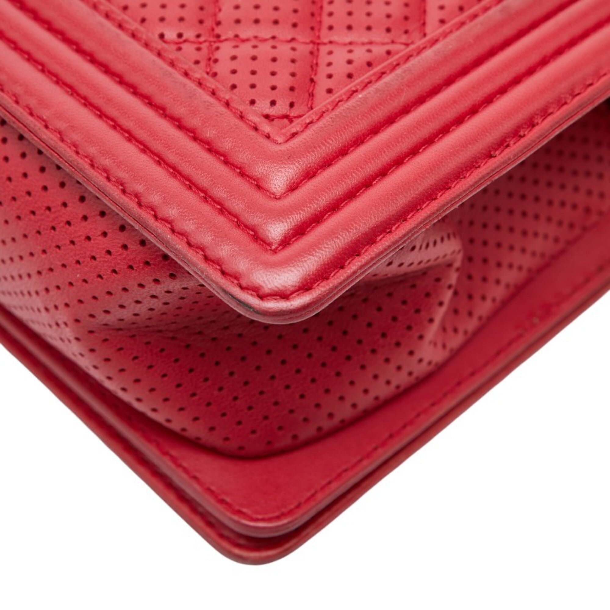 Chanel Matelasse Red Color Leather Shoulder Bag (Pre-Owned)