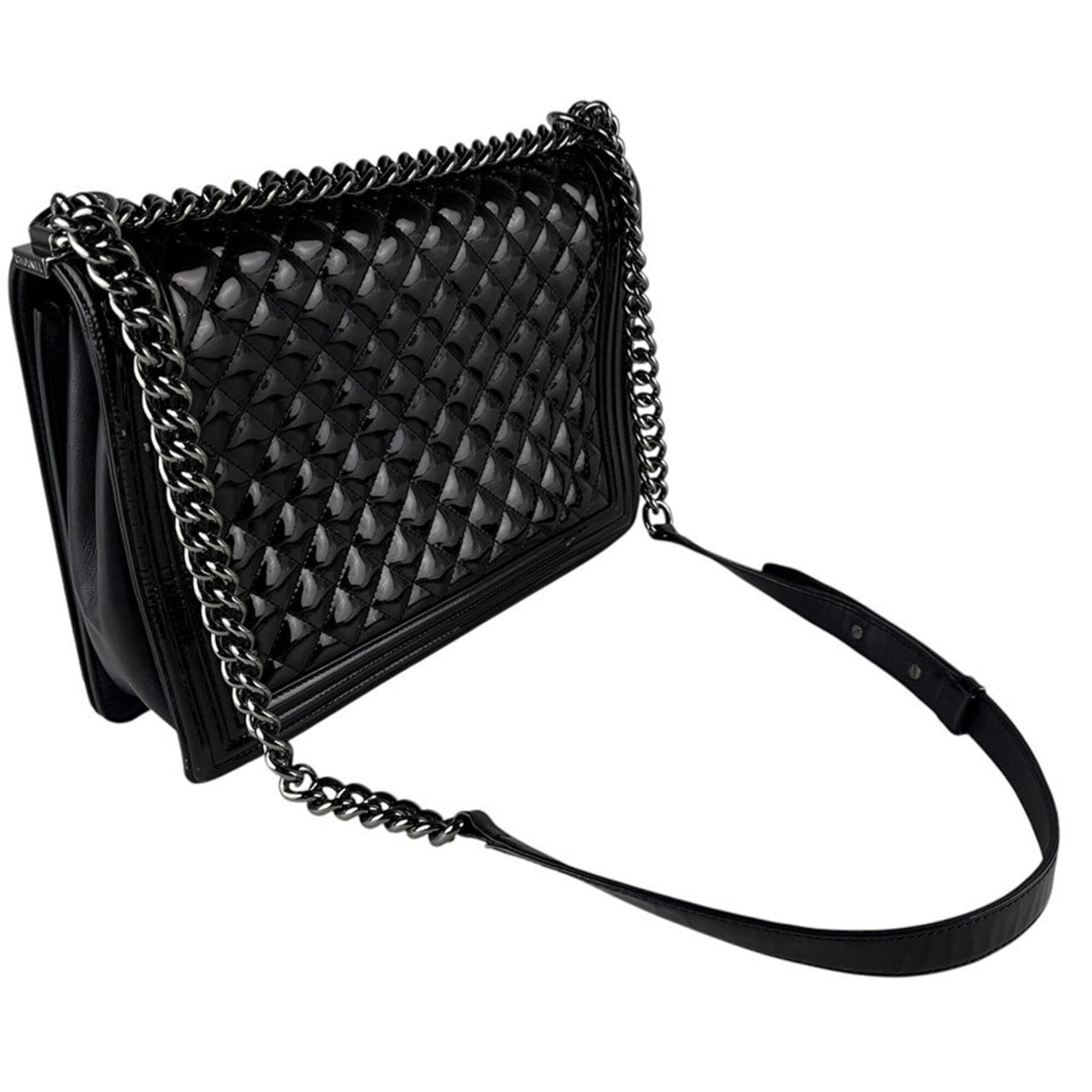 Chanel Black Patent Leather Shoulder Bag (Pre-Owned)