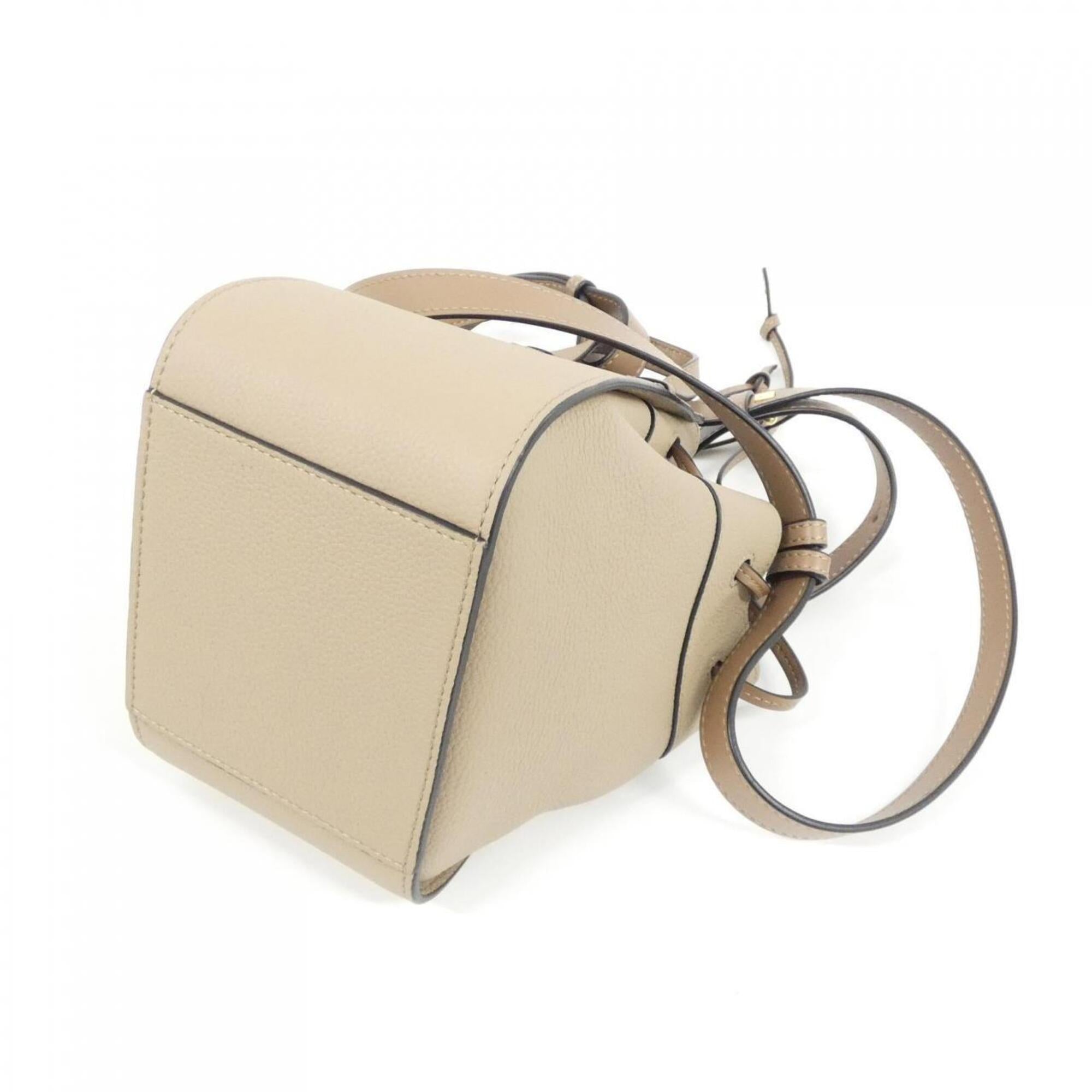 Loewe Sand Leather Shoulder Bag (Pre-Owned)