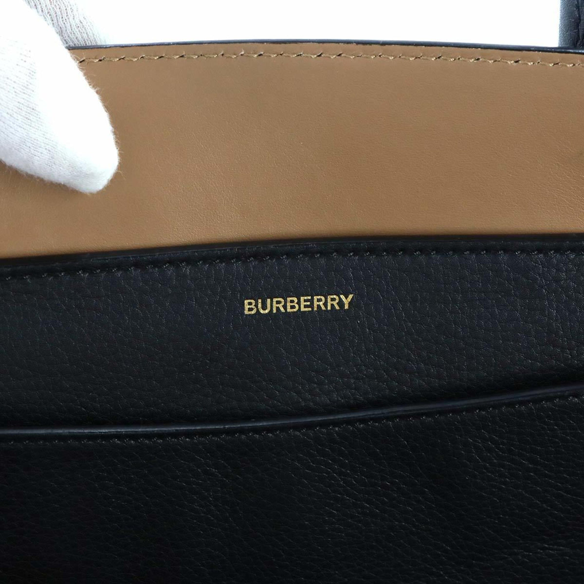 Burberry Beige Black Leather Handbag (Pre-Owned)
