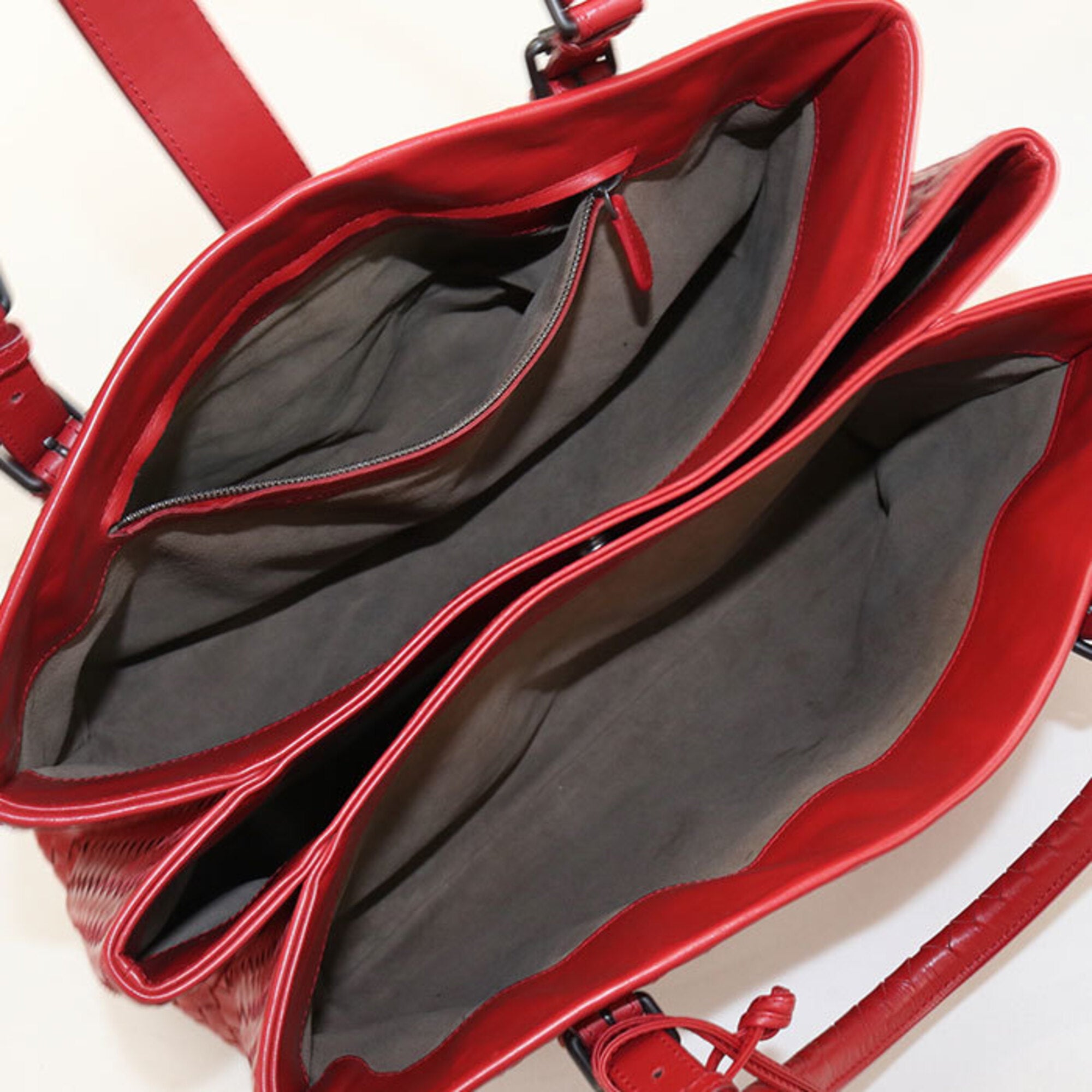 Bottega Veneta Red Color Leather Tote Bag (Pre-Owned)