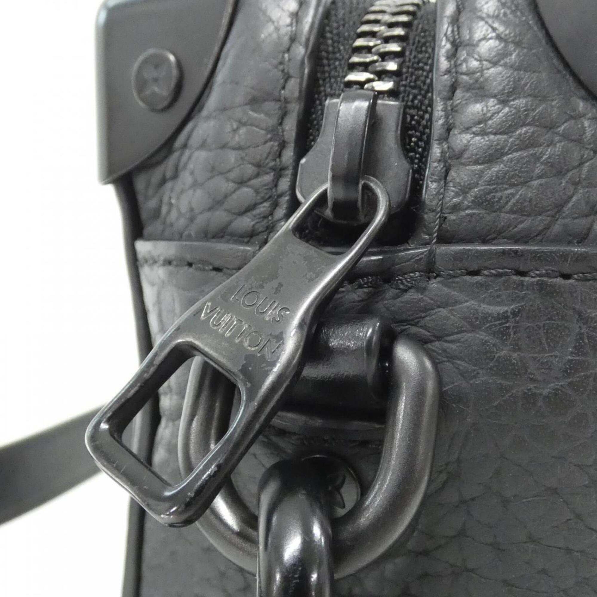 Louis Vuitton Black Leather Shoulder Bag (Pre-Owned)