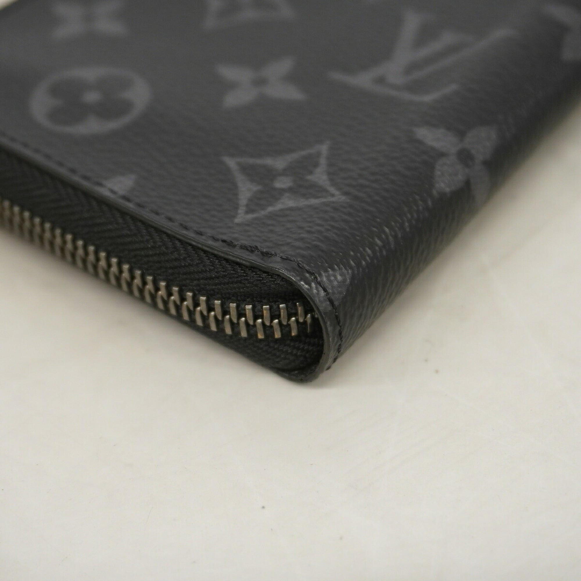 Louis Vuitton Black Long Wallet (Bi-Fold) (Pre-Owned)