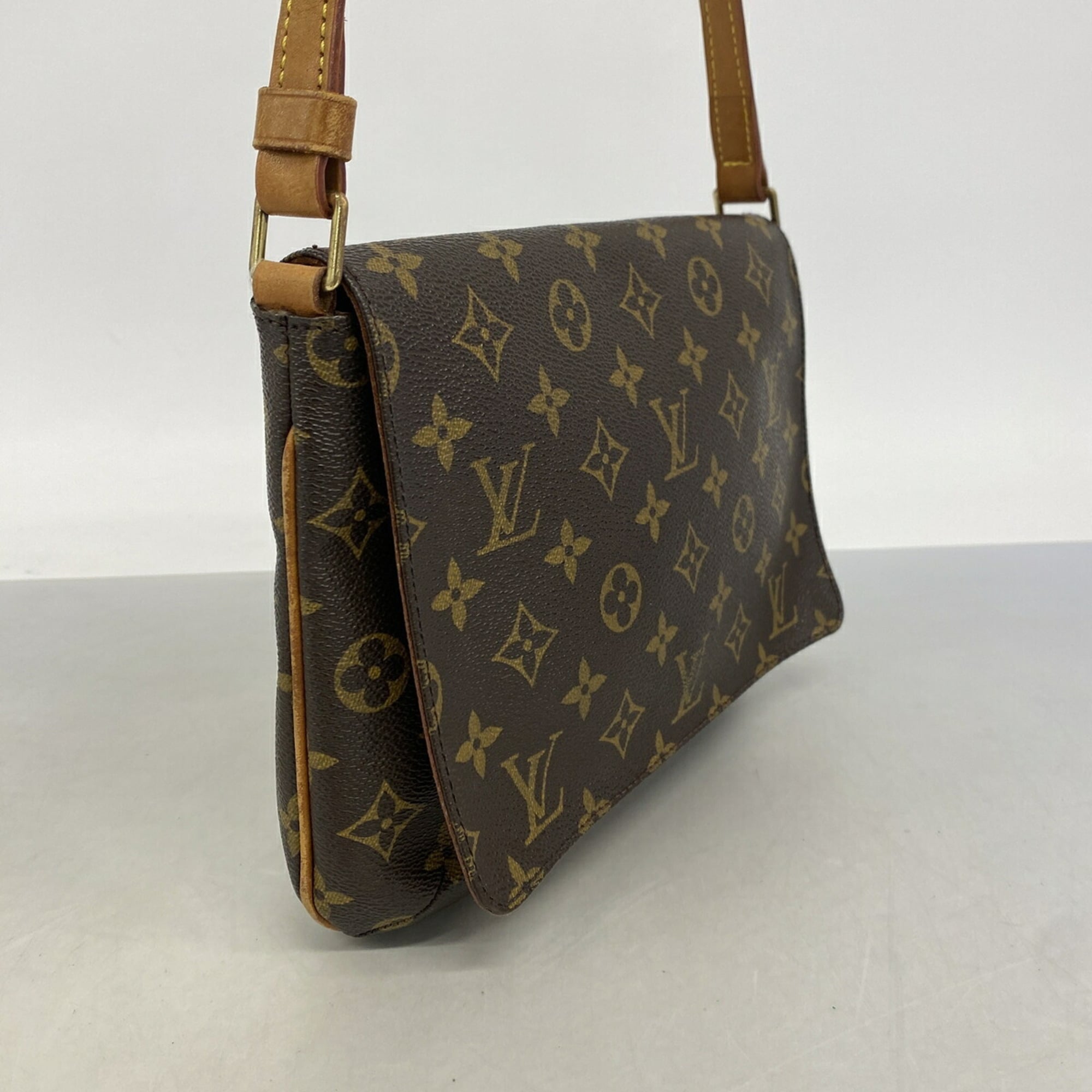Louis Vuitton Brown Shoulder Bag (Pre-Owned)